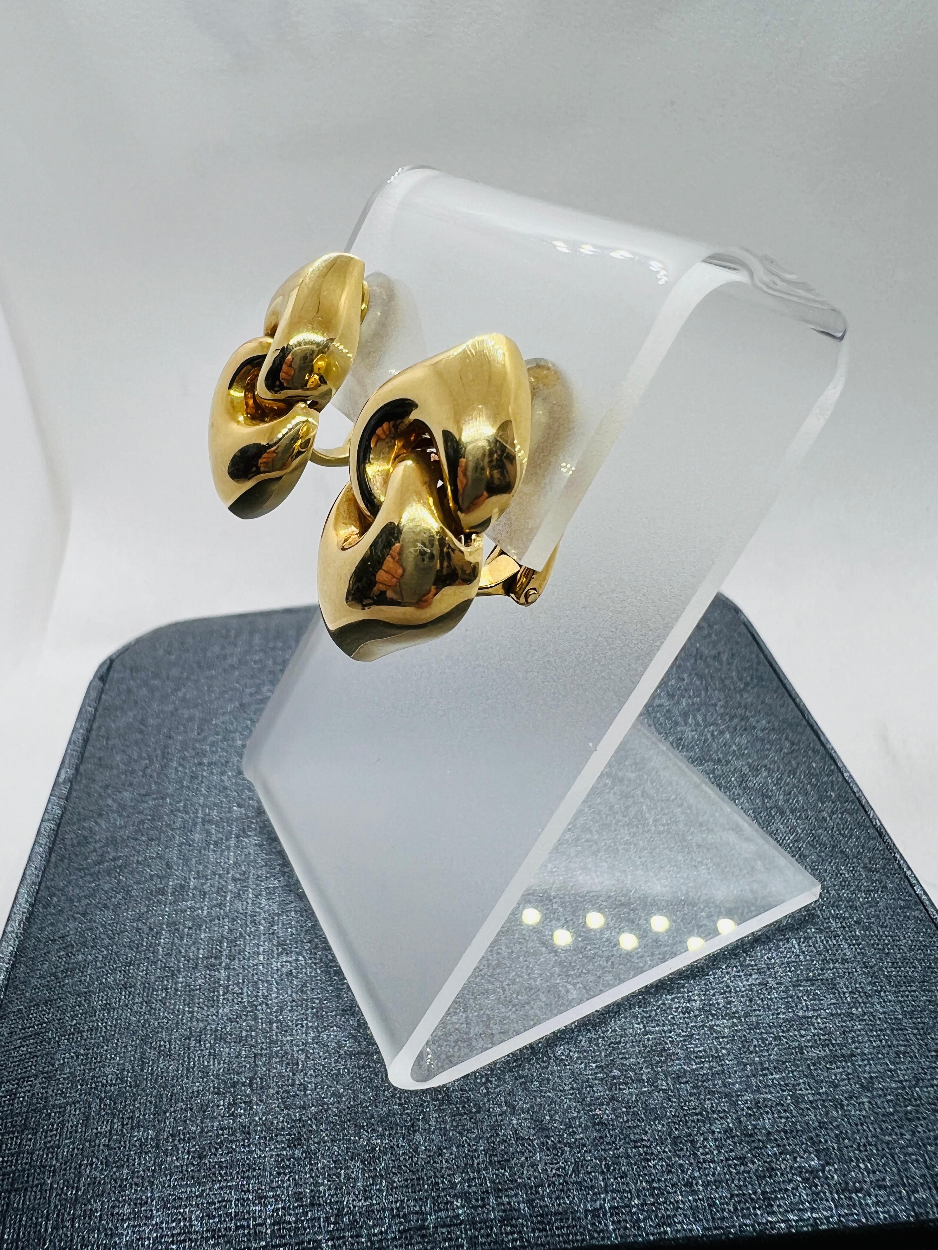 Bvlgari Doppio Cuore 18K yellow Gold Clip On Earrings 15.3 Grams In Excellent Condition For Sale In Birmingham, AL