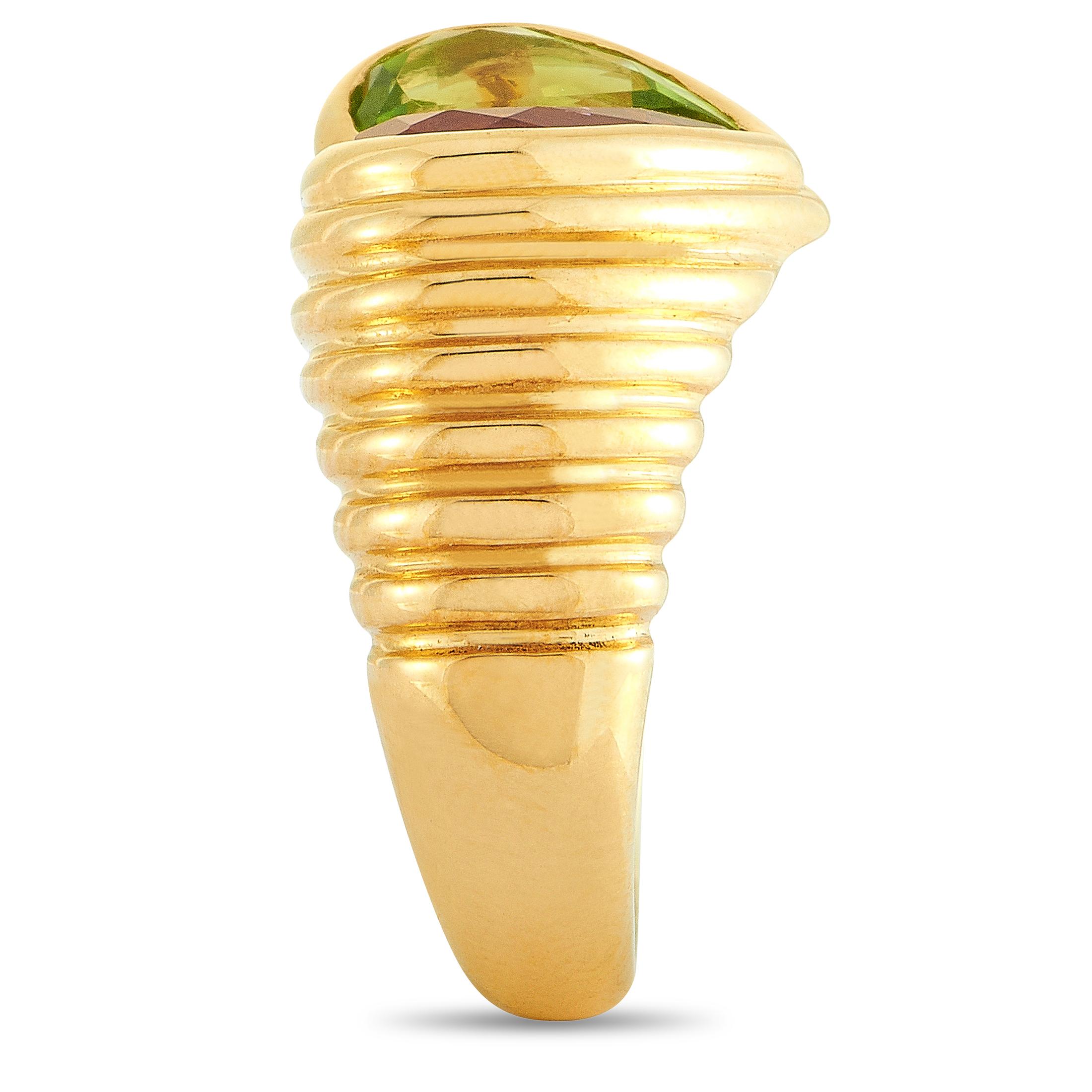 Bvlgari Doppio Peridot and Tourmaline Yellow Gold Heart Shape Ring In Excellent Condition In Southampton, PA