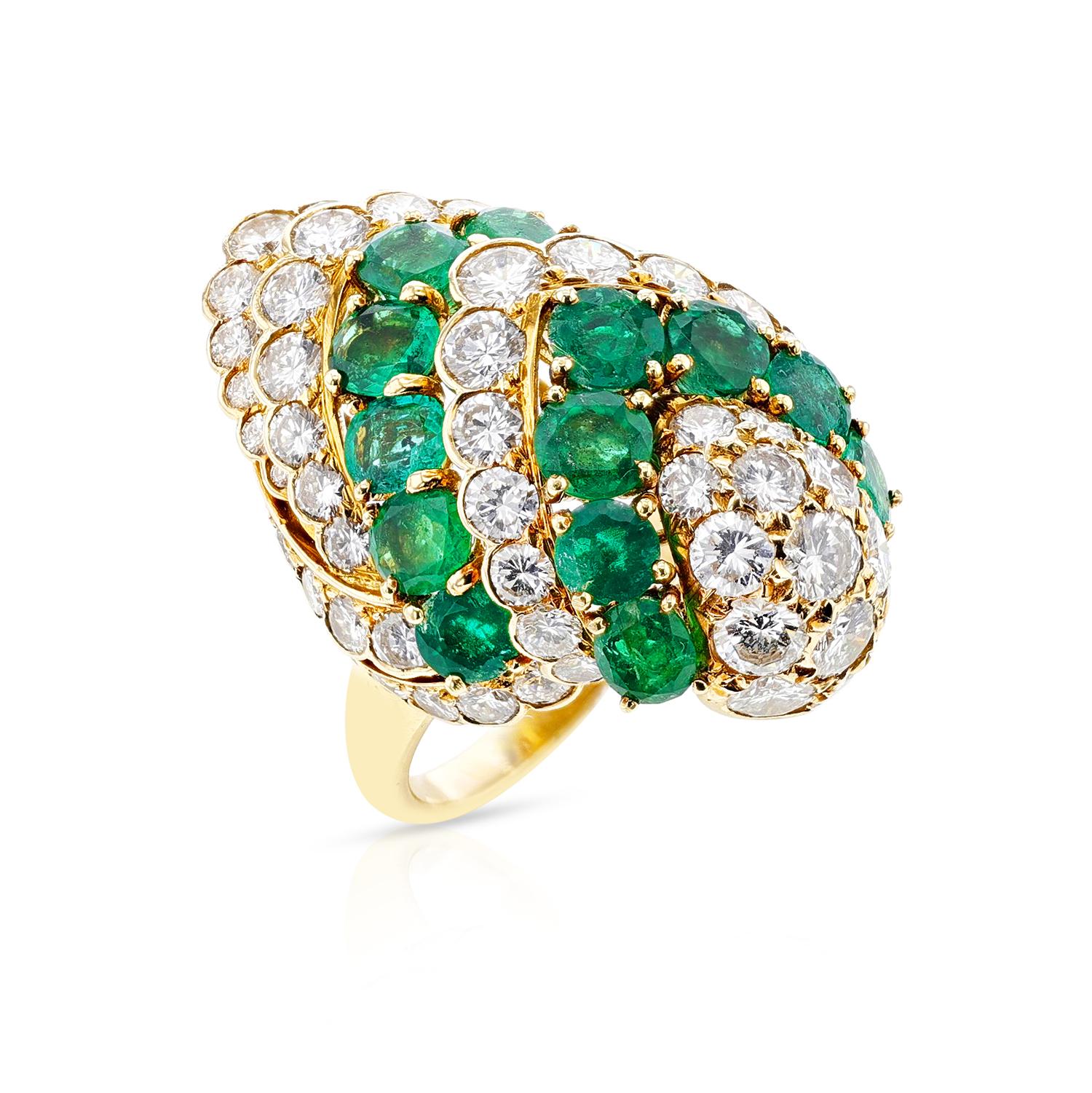 Women's or Men's Bvlgari Emerald and Diamond Cocktail Ring, 18 Karat For Sale