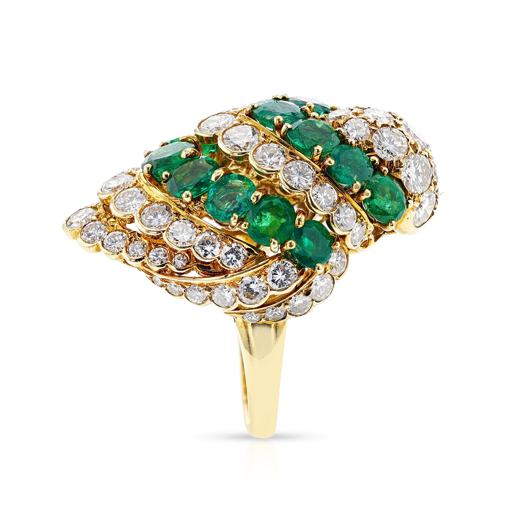 Bvlgari Emerald and Diamond Cocktail Ring, 18 Karat For Sale 1