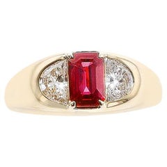 Anello con rubino taglio smeraldo e diamanti BVLGARI, 18 carati