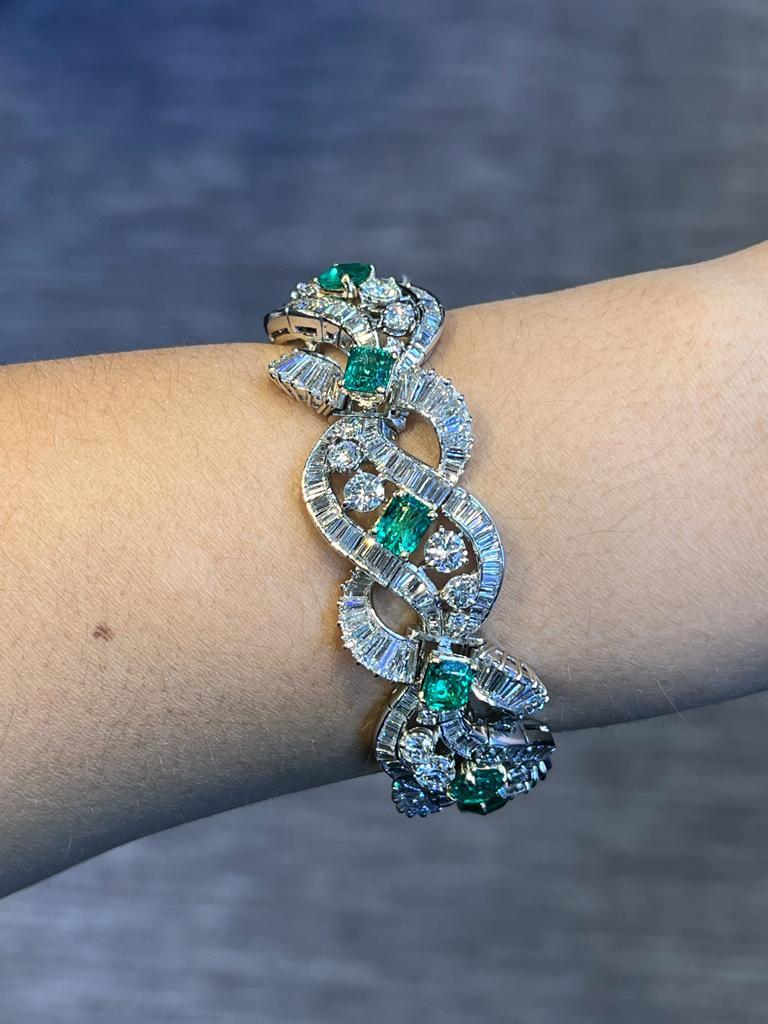 Bvlgari Smaragd & Diamant-Armband  im Zustand „Hervorragend“ in New York, NY