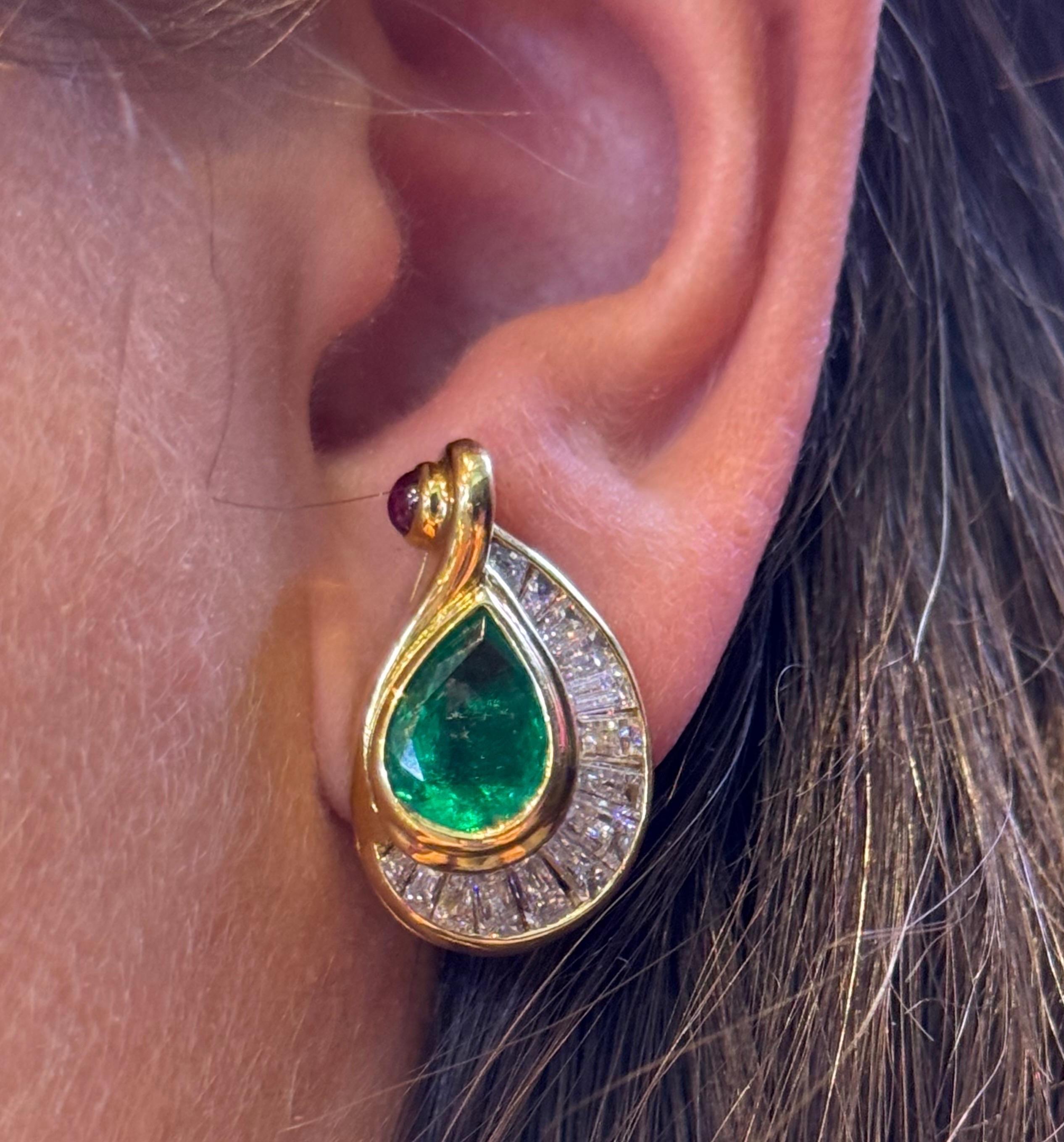 Bvlgari Smaragd-Ohrringe (Gemischter Schliff) im Angebot