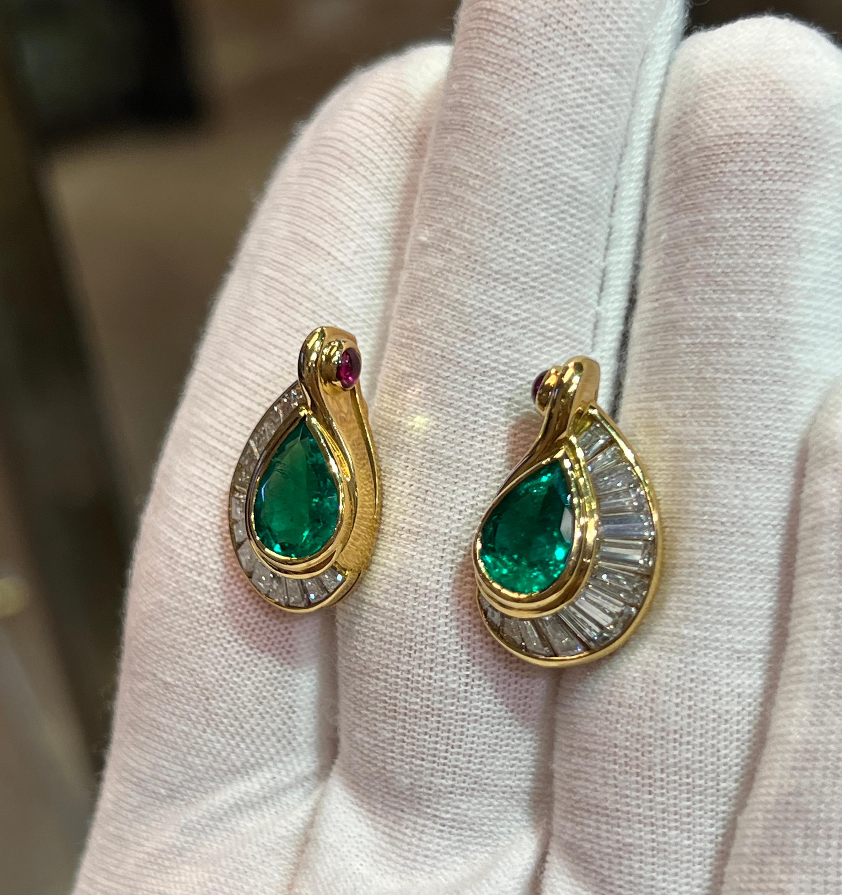 Women's Bvlgari Emerald Earrings For Sale