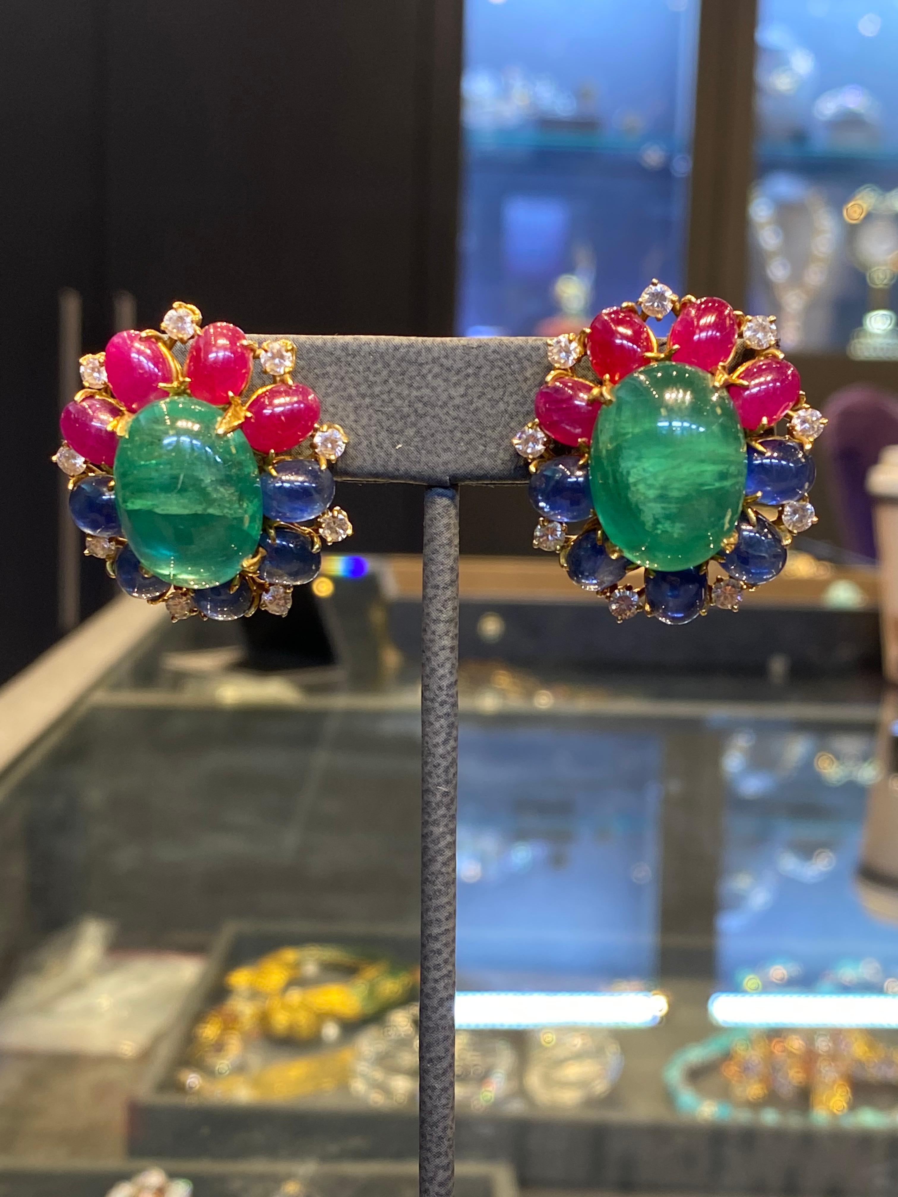 Bvlgari Smaragd Halskette und Ohrringe Set im Angebot 3