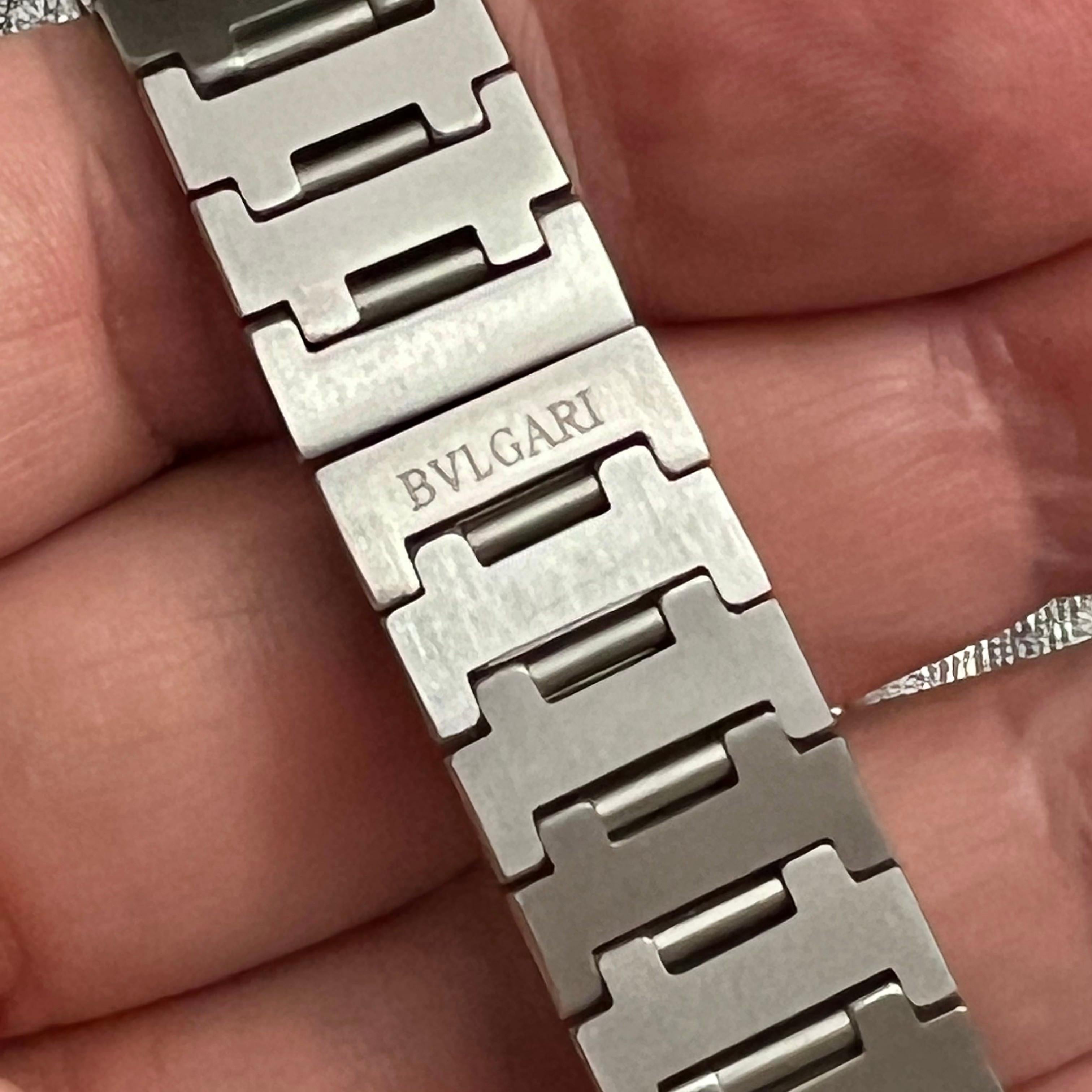 Bvlgari Estate Montre à quartz en acier inoxydable 38 mm B12

Cette élégante montre Bvlgari authentique est en acier inoxydable.
Nouvellement polie 


VENDEUR DE CONFIANCE DEPUIS 2002
VEUILLEZ VOIR NOS CENTAINES DE COMMENTAIRES POSITIFS DE NOS