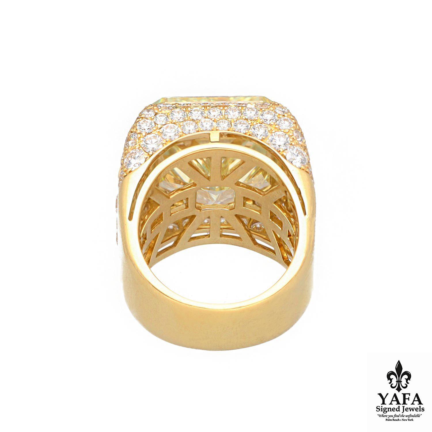 Bvlgari Fancy Cut Yellow Diamond Trombino Ring In Excellent Condition For Sale In New York, NY