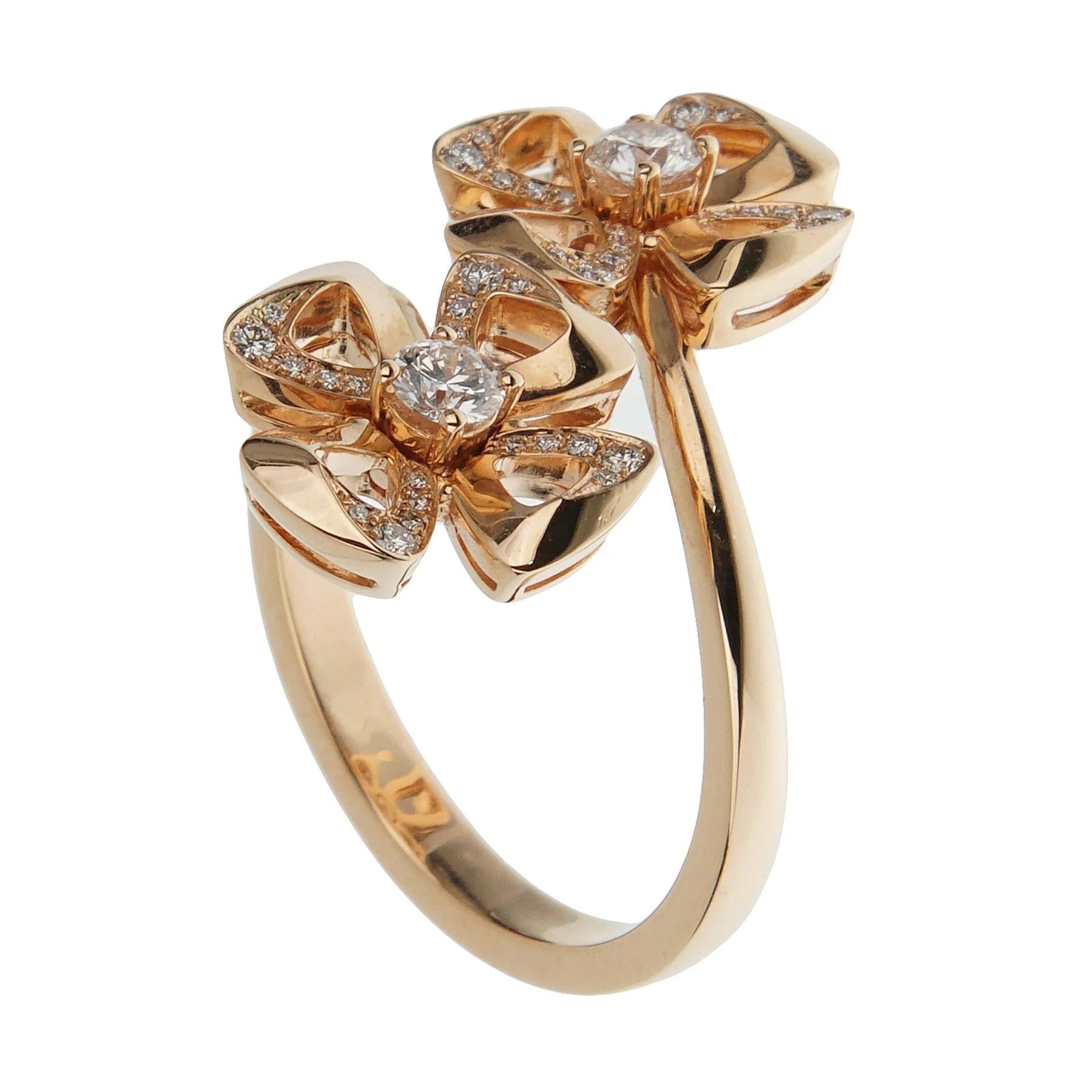 Crafted with meticulous attention to detail, the Fiorever Ring is set in luxurious 18kt rose  gold, providing a radiant and elegant backdrop for its sparkling centerpiece. The ring features a stunning design of a four-petal flower, intricately