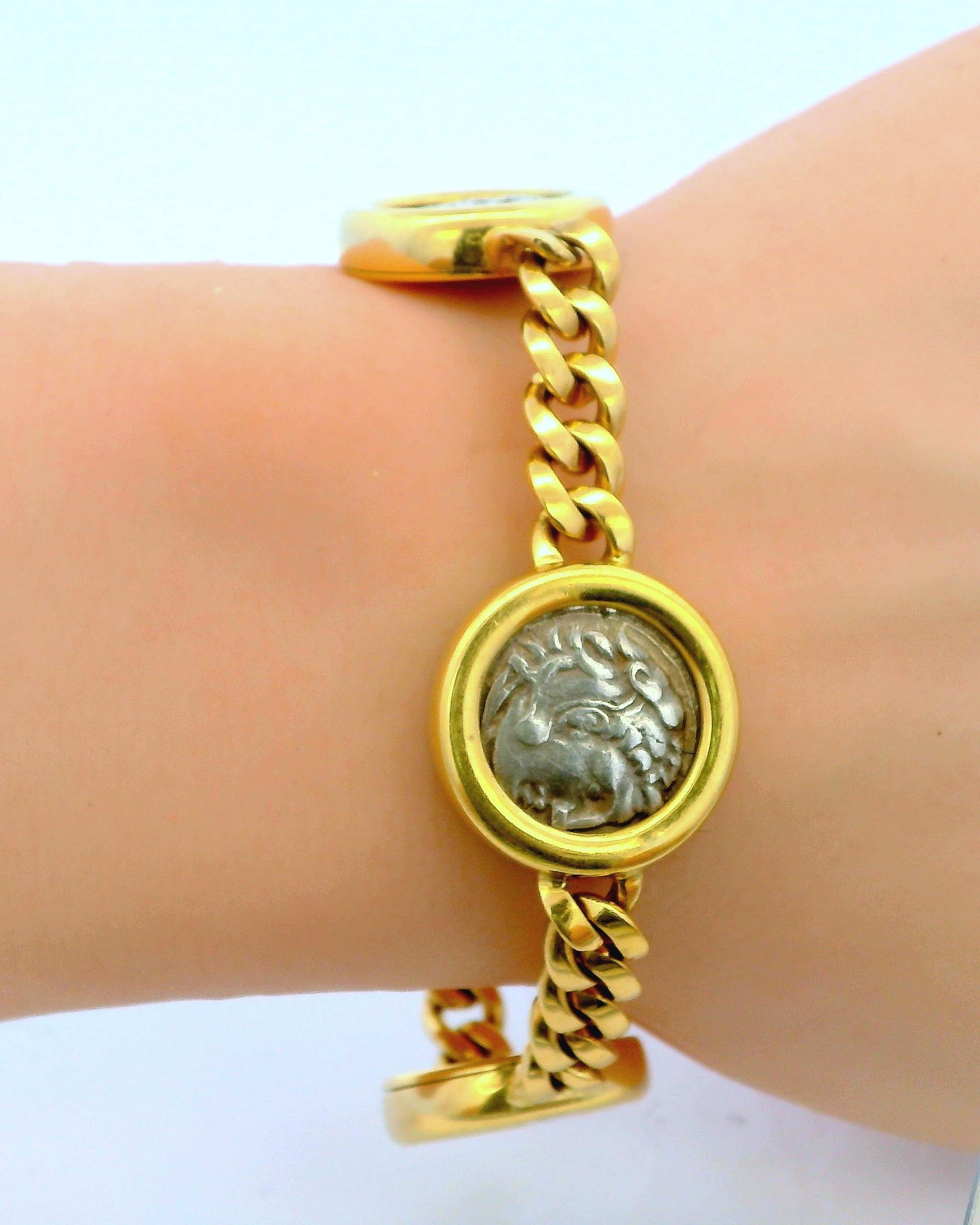 Bracciale Bvlgari Quattro Monete d'Argento Curb Link in Oro Giallo 18K in vendita 2