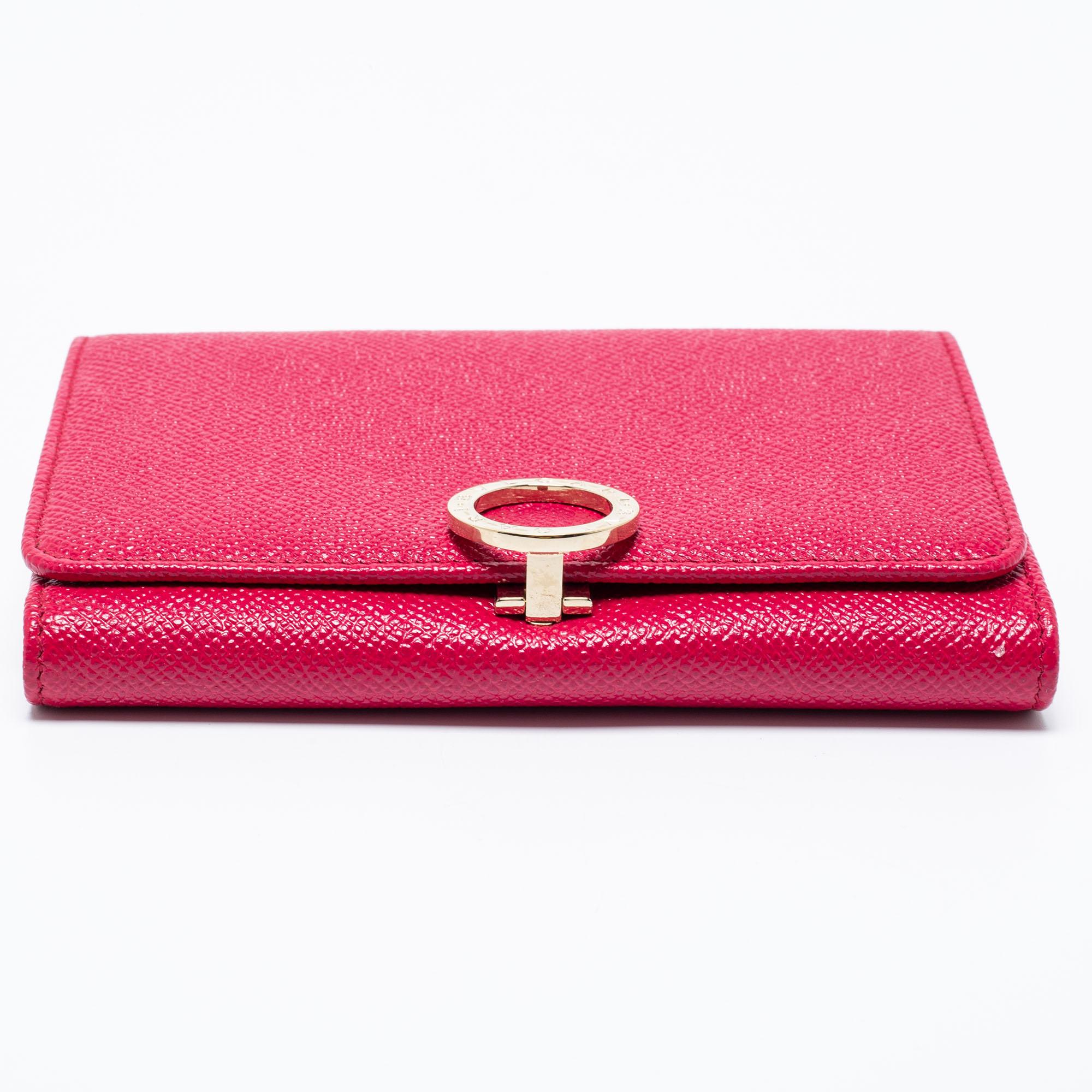Bvlgari Fuchsia Leather Bvlgari Trifold Wallet In Excellent Condition In Dubai, Al Qouz 2