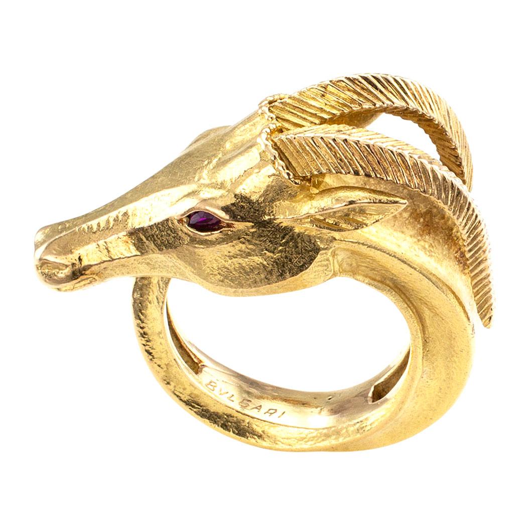 Bvlgari Gazelle Figural Yellow Gold Ring In Good Condition In Los Angeles, CA