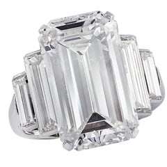 Bague de fiançailles en diamant taille émeraude de 9::46 carats de Bulgari certifiée par le GIA