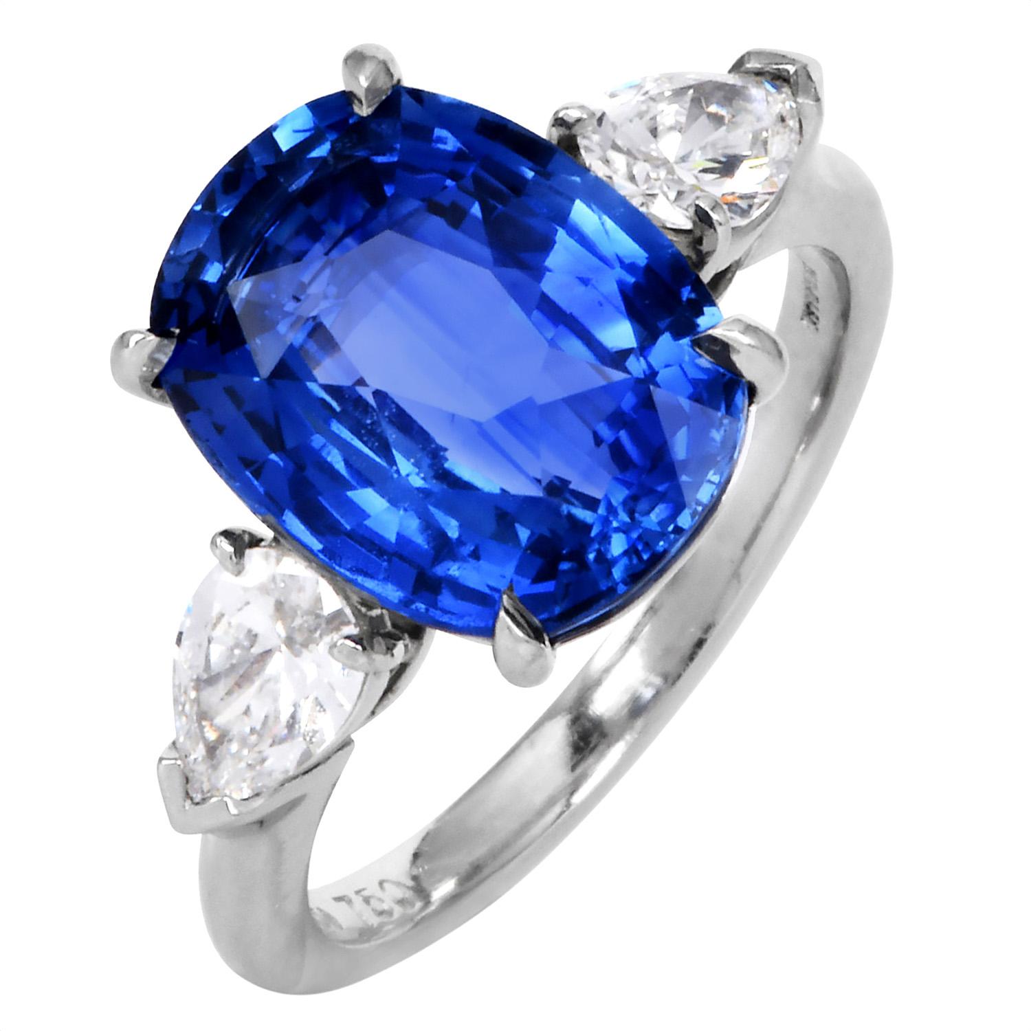 Taille coussin Bvlgari GIA Bague à trois pierres en saphir et diamant Bulgari en vente