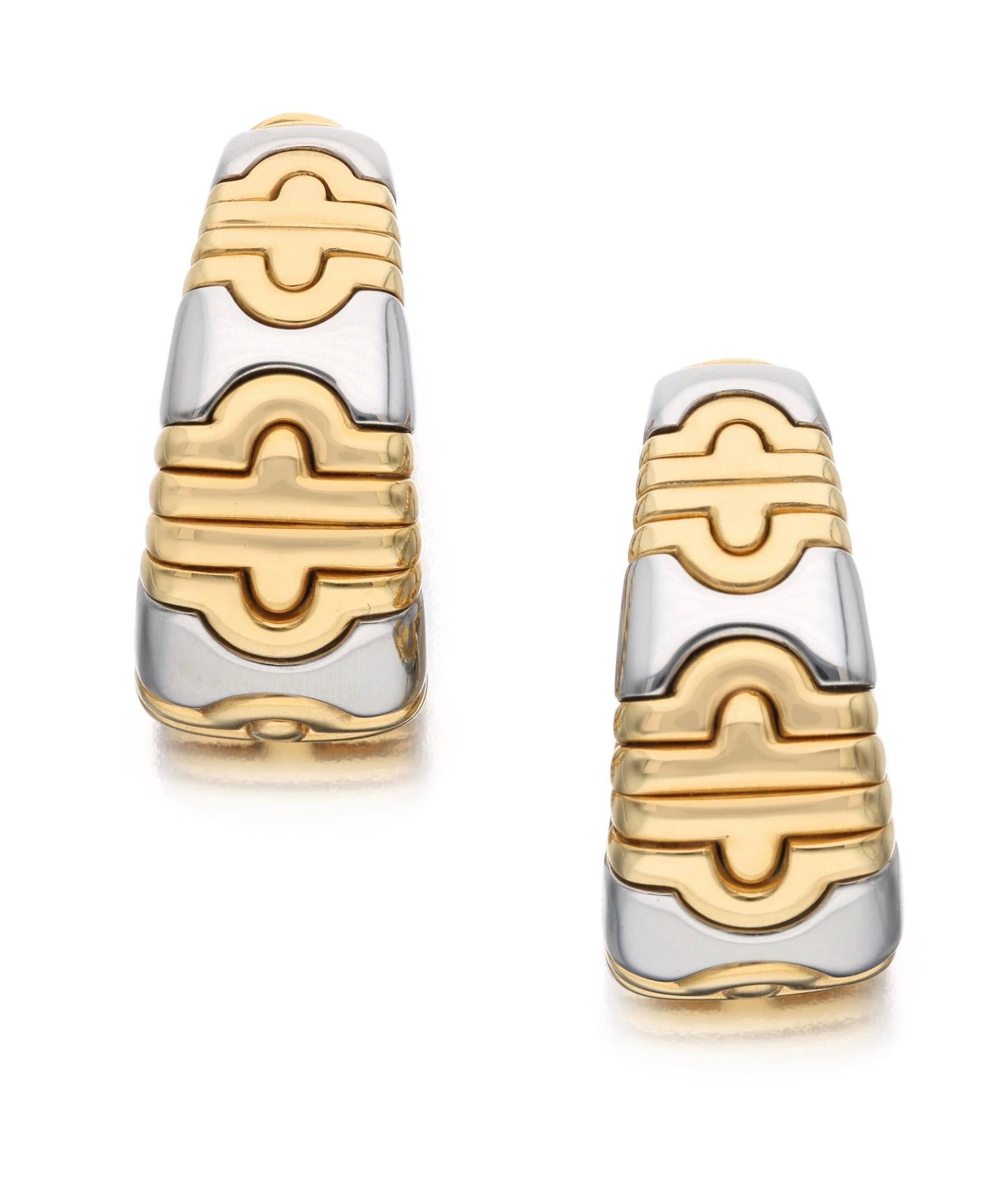 Of the iconic parentesi collection, these ear clips are composed of gold and stainless steel.

- Signed Bvlgari
- Italy
- 18 karat yellow gold and stainless steel
- Total weight 32.77 grams
- Length 1.25 inch

The condition report is Very Good.