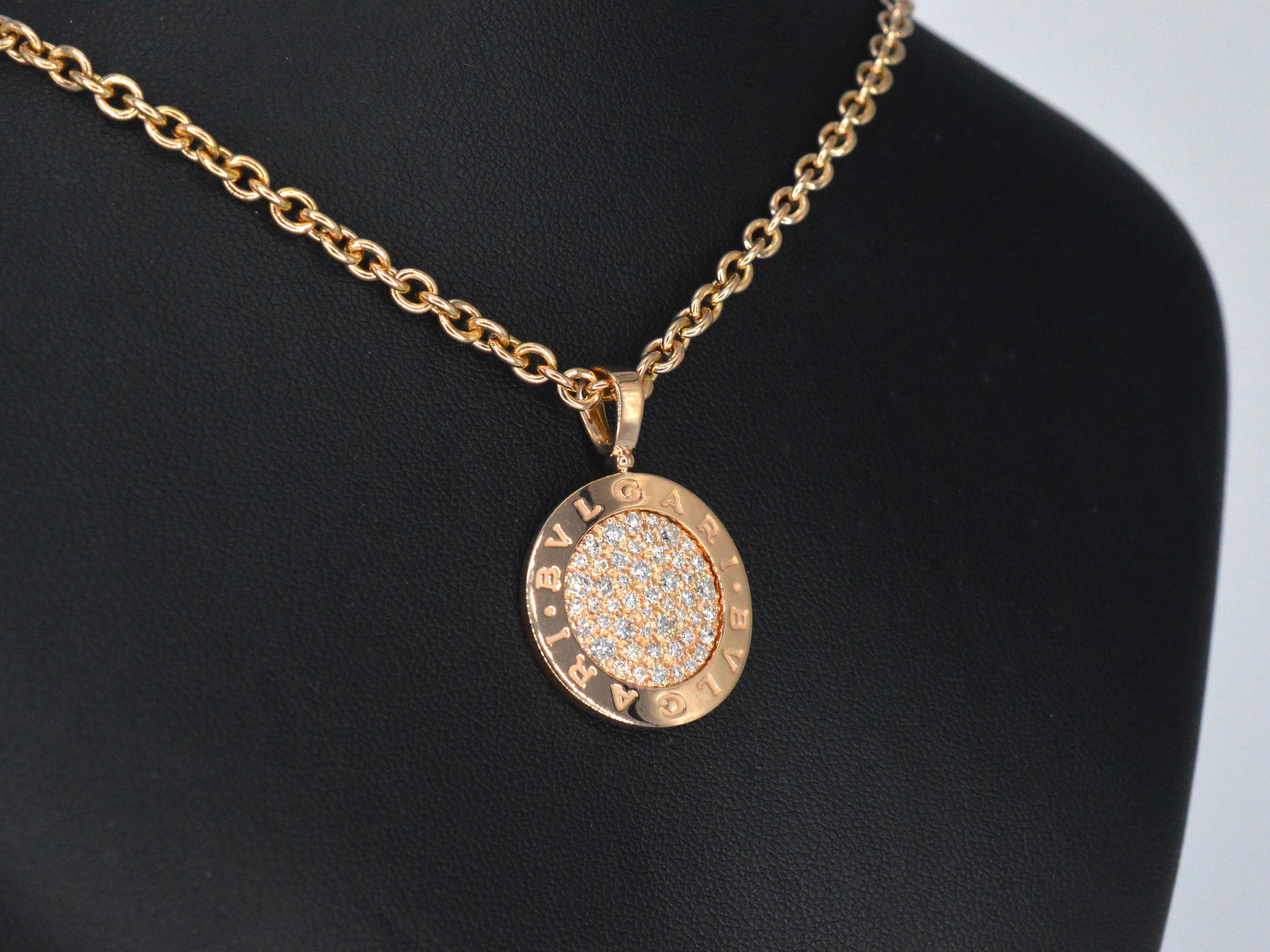 Bvlgari - Gold Bvlgari necklace with diamonds For Sale 4