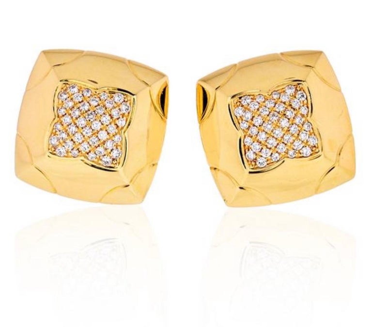 Round Cut Bvlgari Gold & Pavé Diamonds Large Pyramid Stud Earrings 18 K Yellow Gold For Sale
