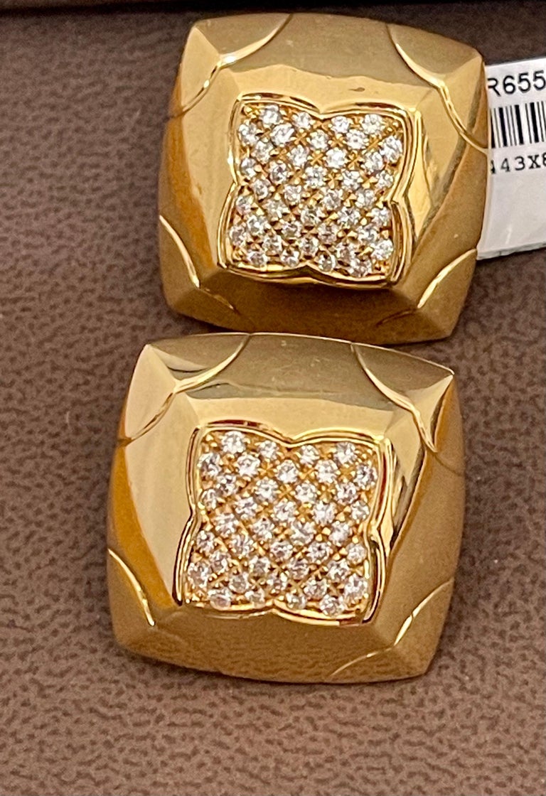 Bvlgari Gold & Pavé Diamonds Large Pyramid Stud Earrings 18 K Yellow Gold In Excellent Condition For Sale In New York, NY