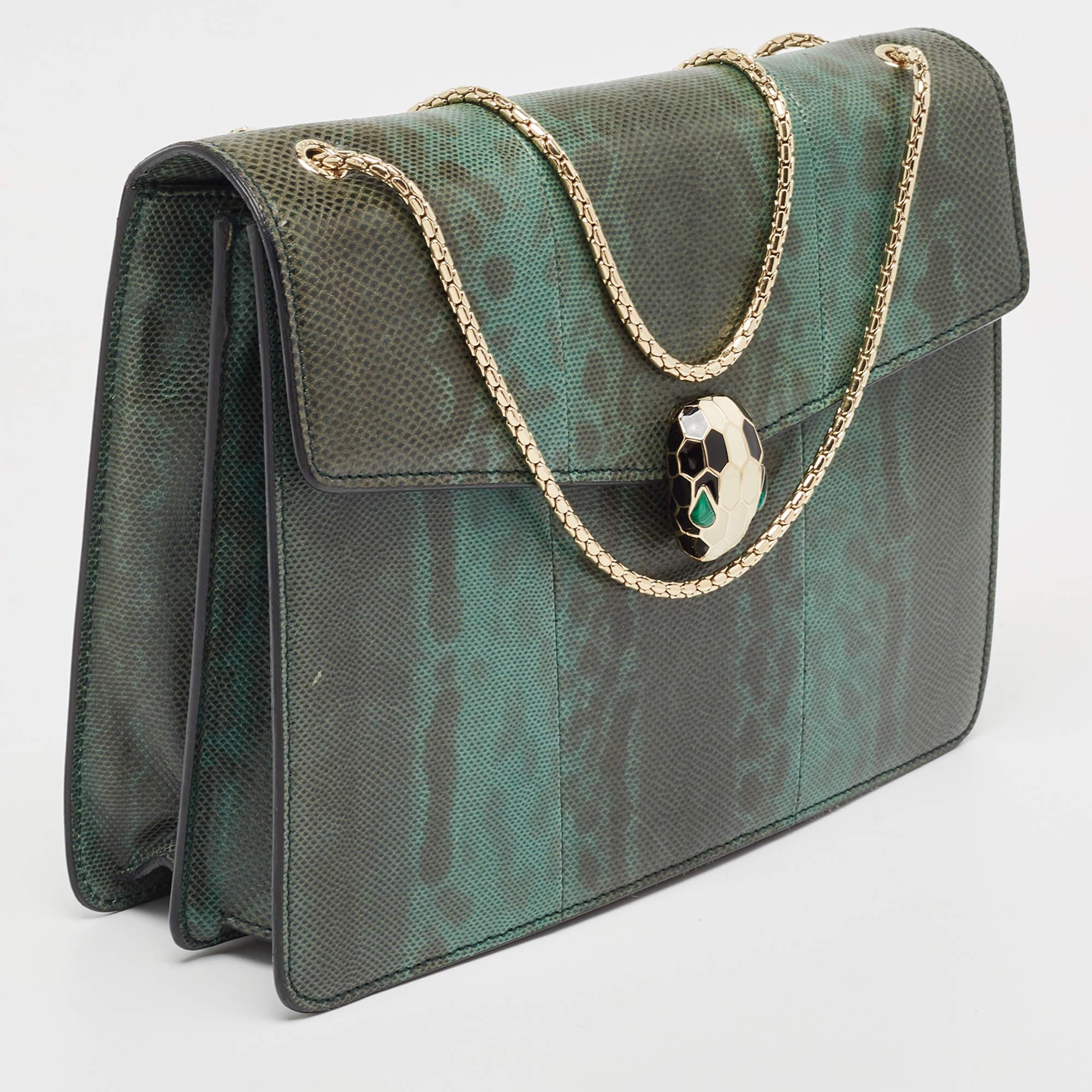 Bvlgari Green Karung Leather Large Serpenti Forever Shoulder Bag In Good Condition For Sale In Dubai, Al Qouz 2