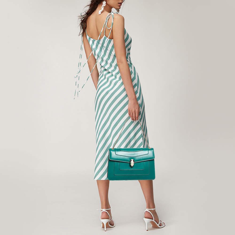 Designer bags are ideal companions for ample occasions Here we have a fashion meets functionality piece crafted with precision. It has been equipped with a well sized interior that can easily fit all your essentials.