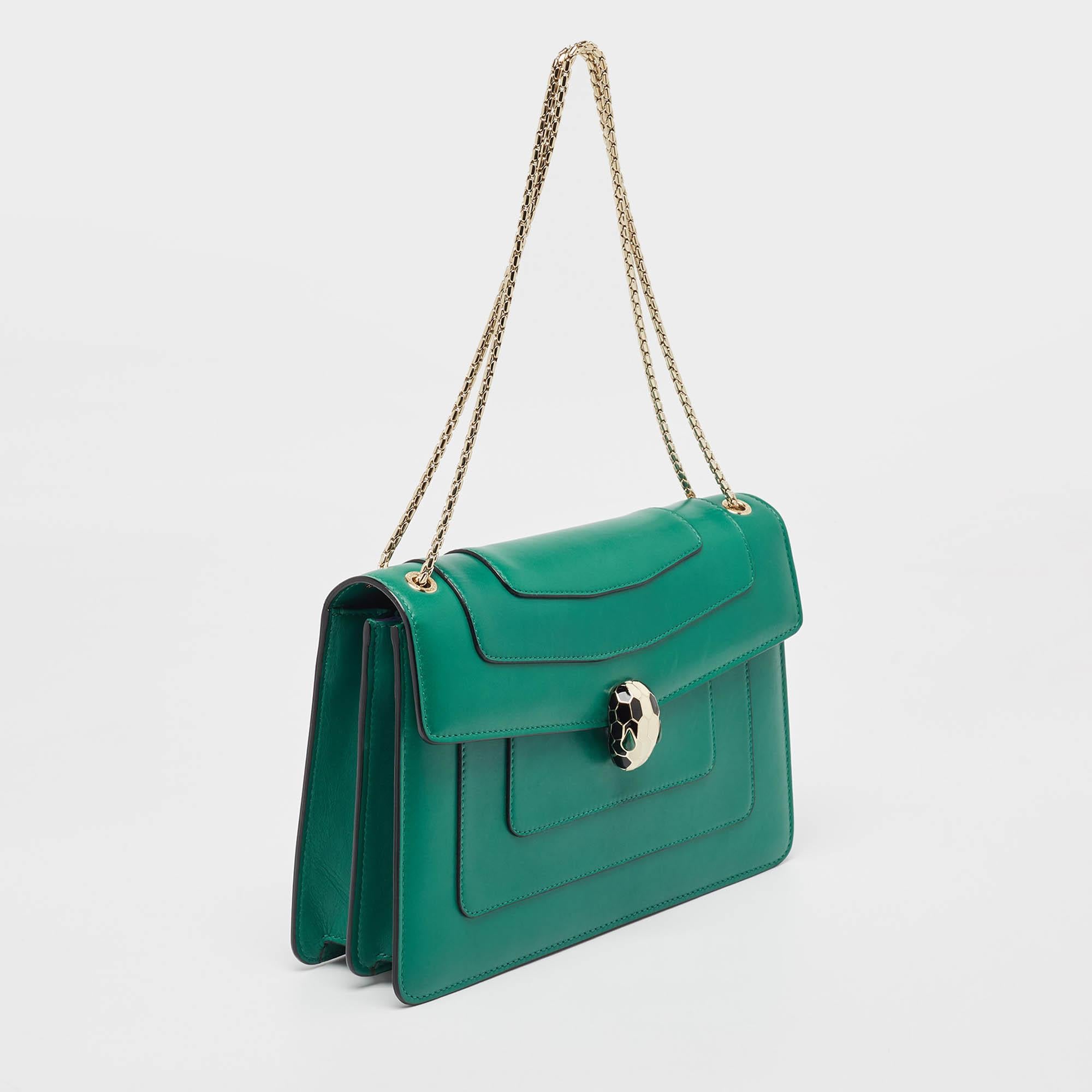 Bvlgari Green Leather Medium Serpenti Forever Shoulder Bag In Good Condition In Dubai, Al Qouz 2