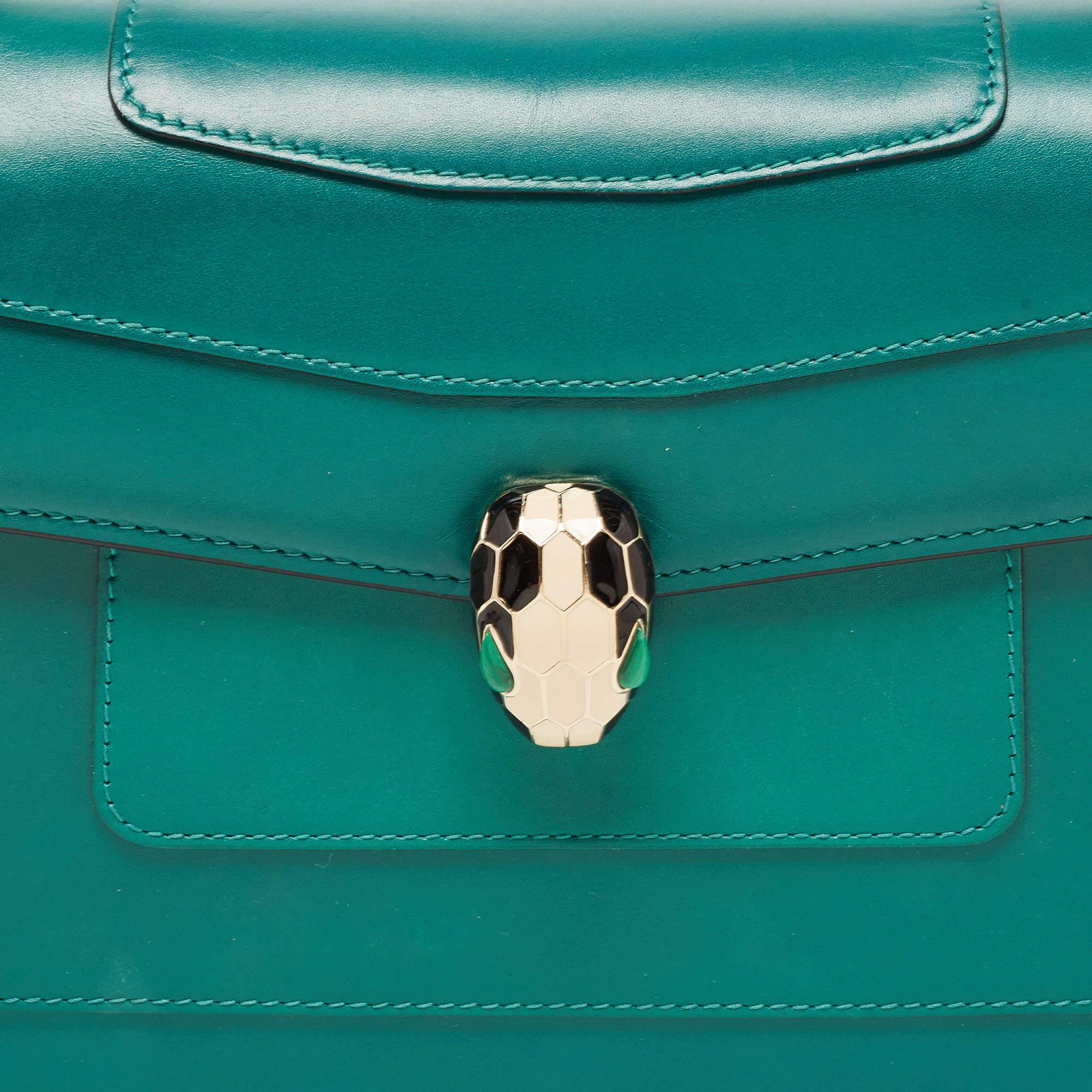 Bvlgari Green Leather Medium Serpenti Forever Shoulder Bag In Good Condition In Dubai, Al Qouz 2