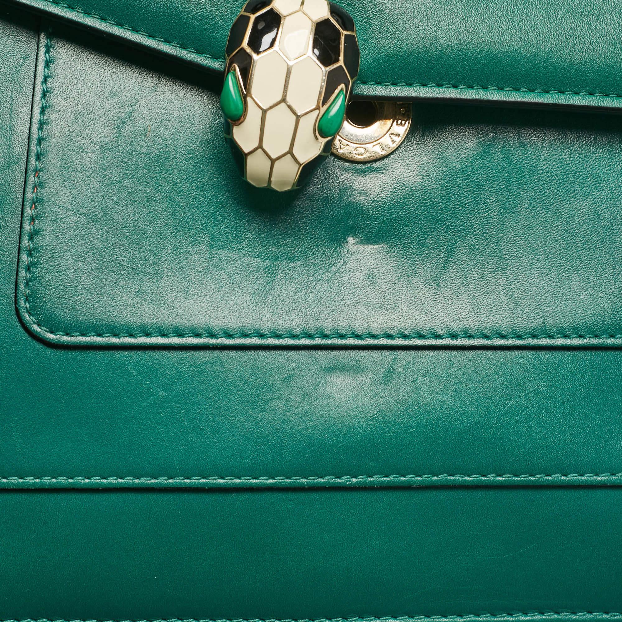 Bvlgari Green Leather Medium Serpenti Forever Shoulder Bag For Sale 3