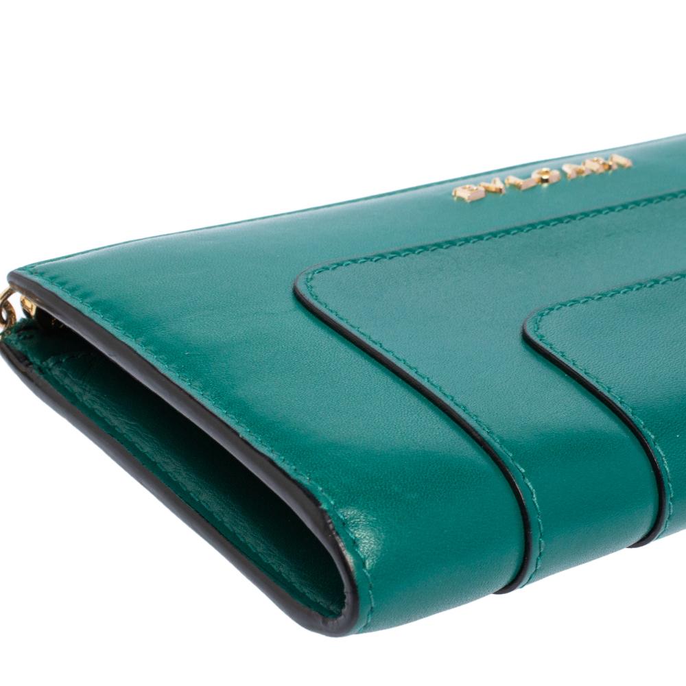 Bvlgari Green Leather Serpenti Forever Wallet 1