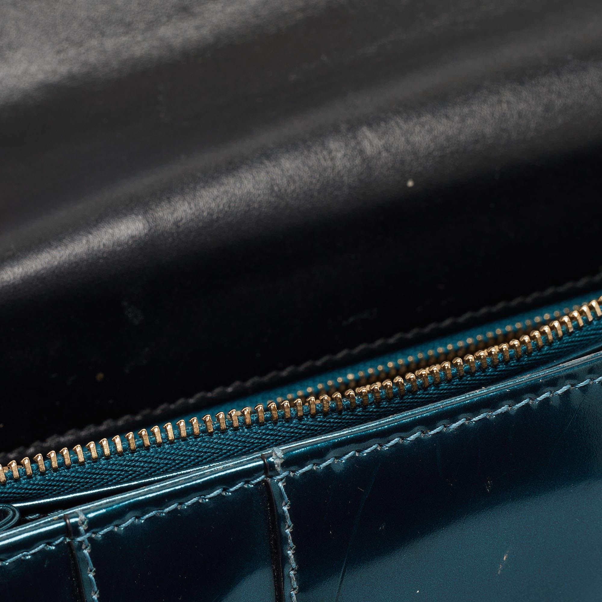Bvlgari Green Patent Leather Medium Serpenti Forever Flap Shoulder Bag For Sale 6