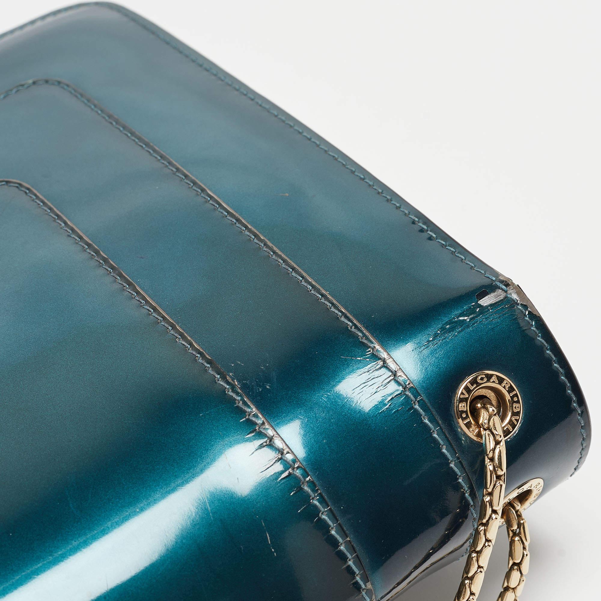 Bvlgari Green Patent Leather Medium Serpenti Forever Flap Shoulder Bag For Sale 16