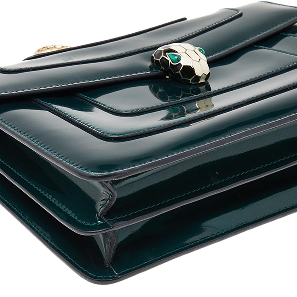 Bvlgari Green Patent Leather Medium Serpenti Forever Shoulder Bag In Good Condition In Dubai, Al Qouz 2