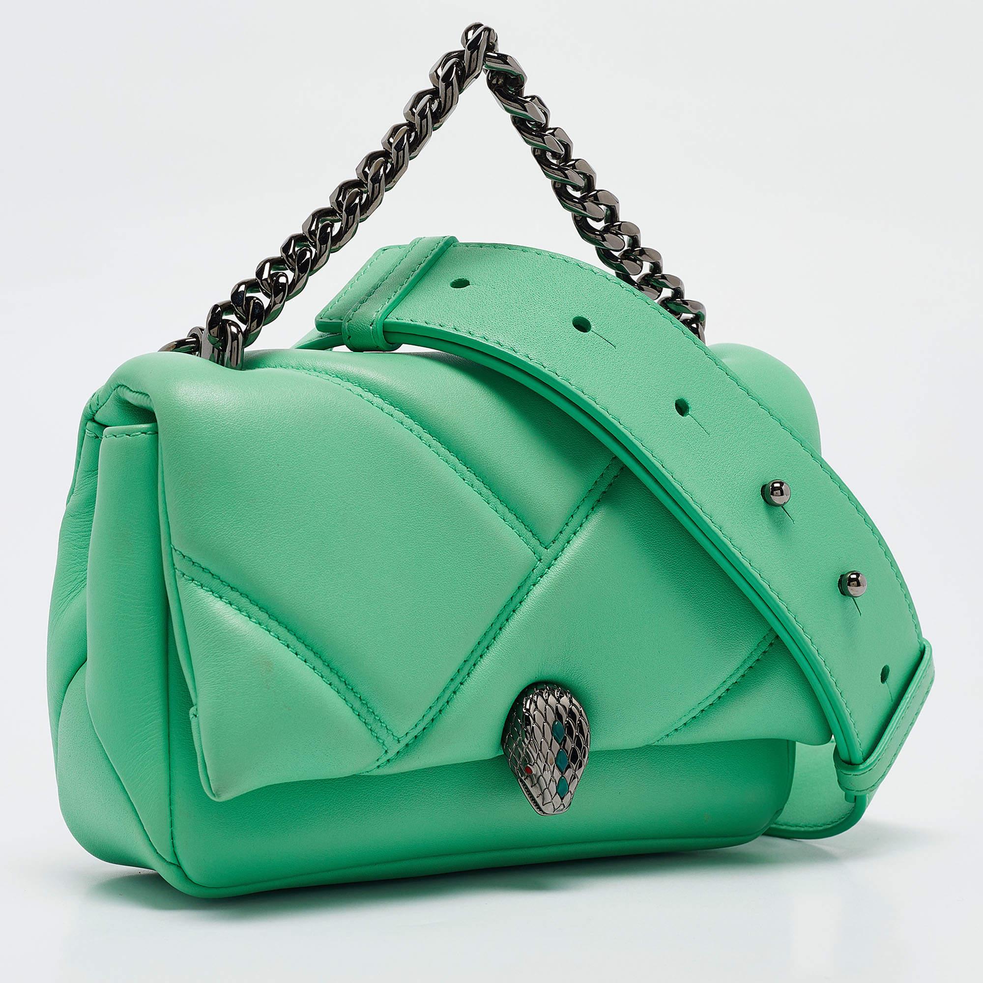 Vert Bvlgari Mini sac à bandoulière Serpenti Cabochon en cuir matelassé vert en vente
