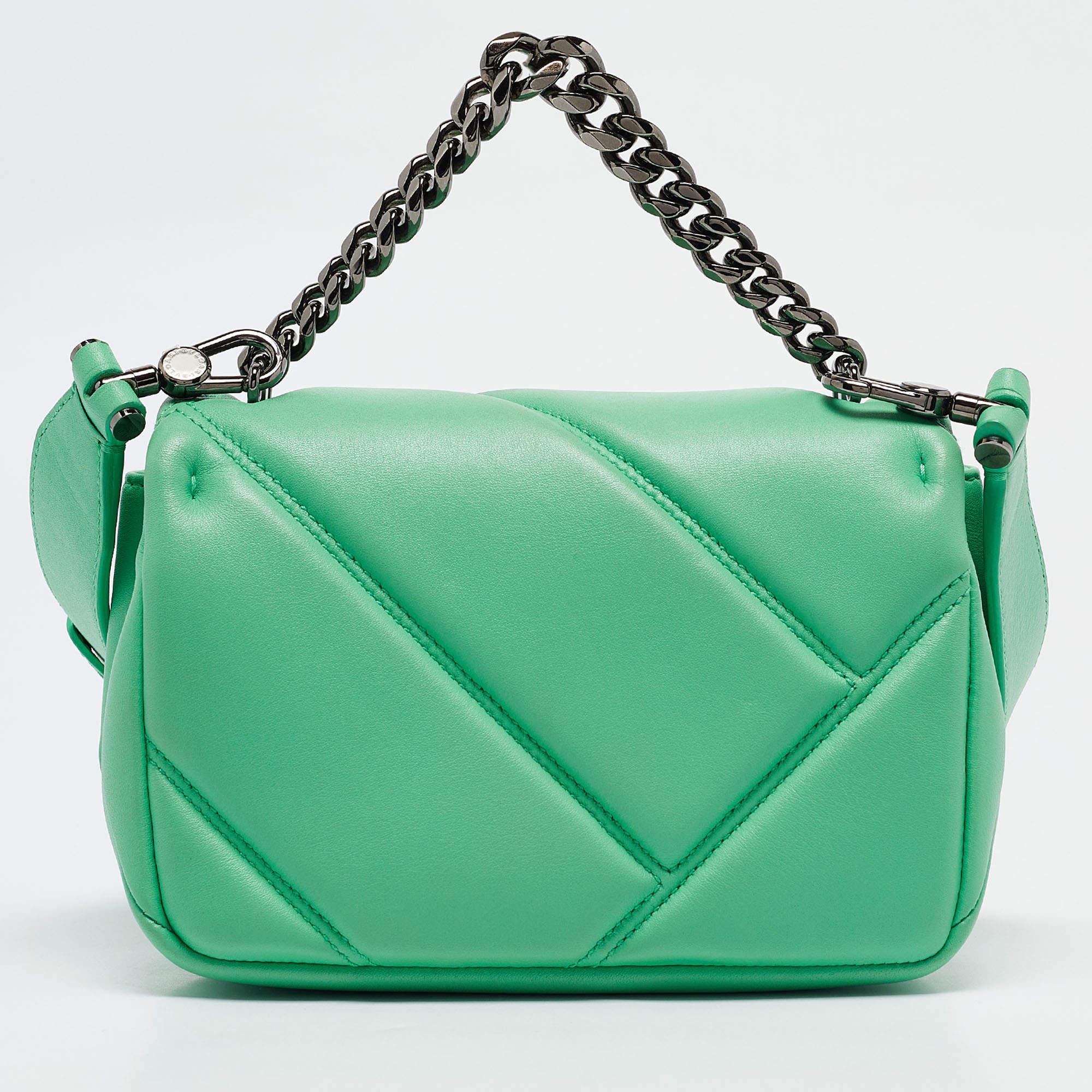 Bvlgari Mini sac à bandoulière Serpenti Cabochon en cuir matelassé vert Bon état - En vente à Dubai, Al Qouz 2