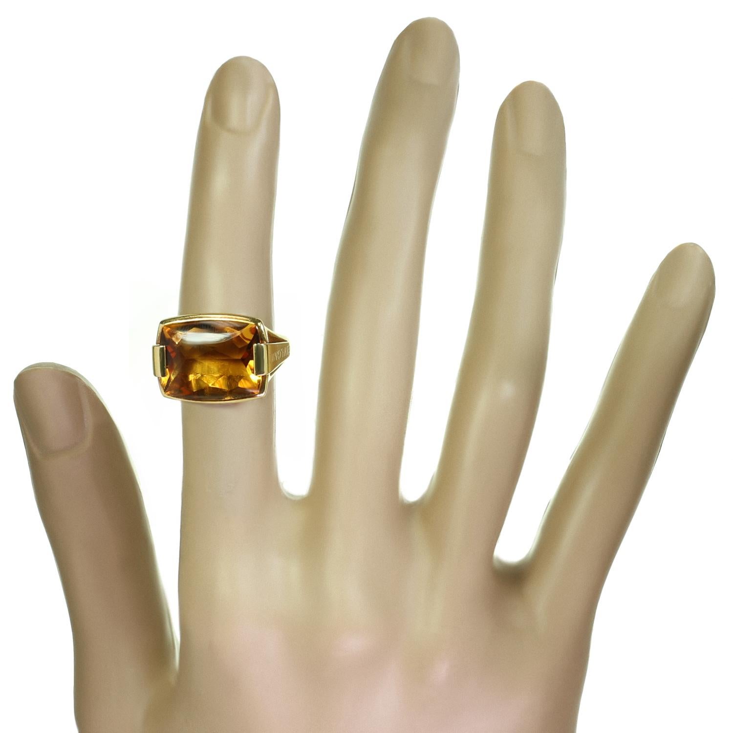 BVLGARI Groovy Metropolis Citrin Ring aus 18 Karat Gelbgold  (Smaragdschliff) im Angebot