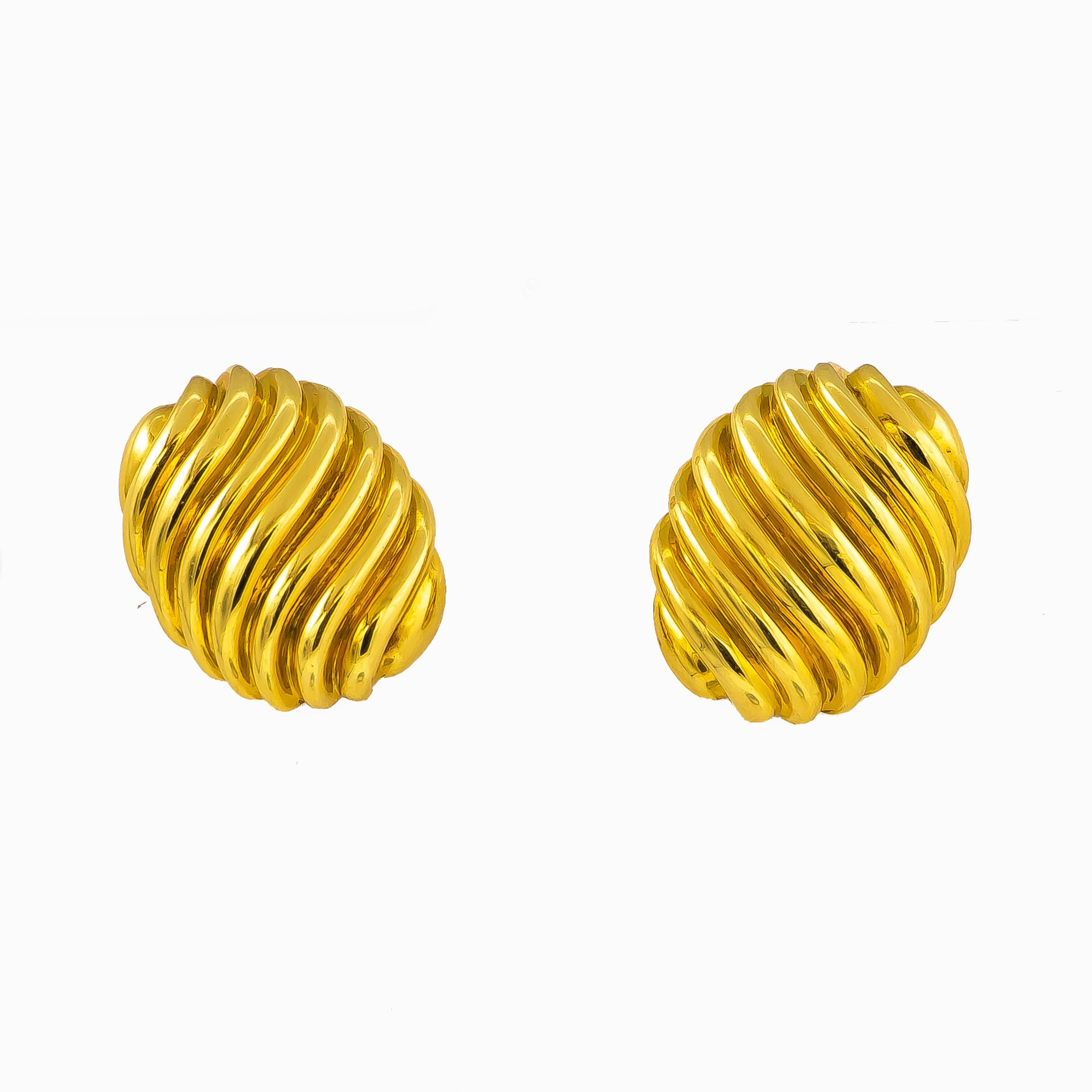 Bvlgari Handmade 18 Karat Gold Earrings In Good Condition In Carlsbad, CA