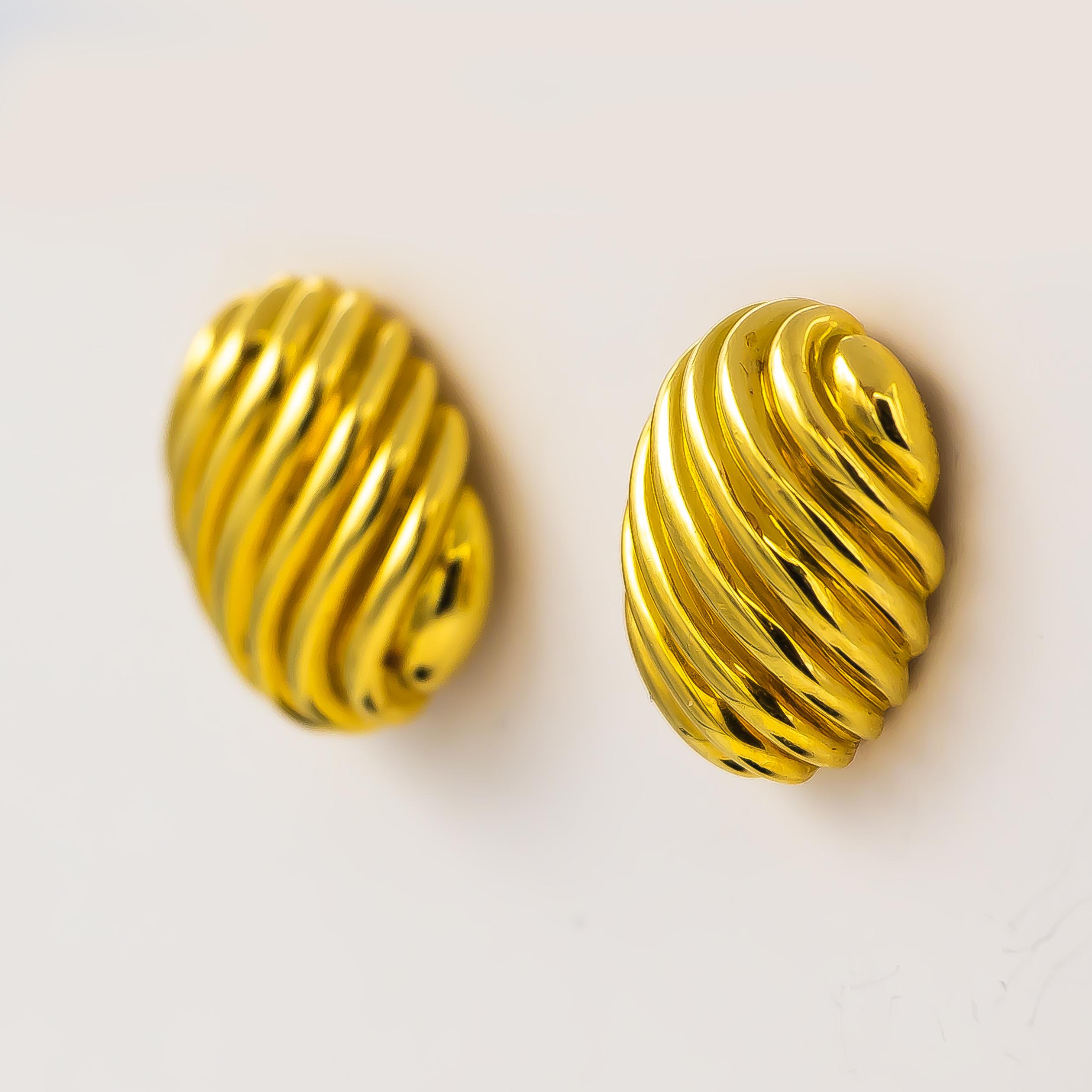 Bvlgari Handmade 18 Karat Gold Earrings 1