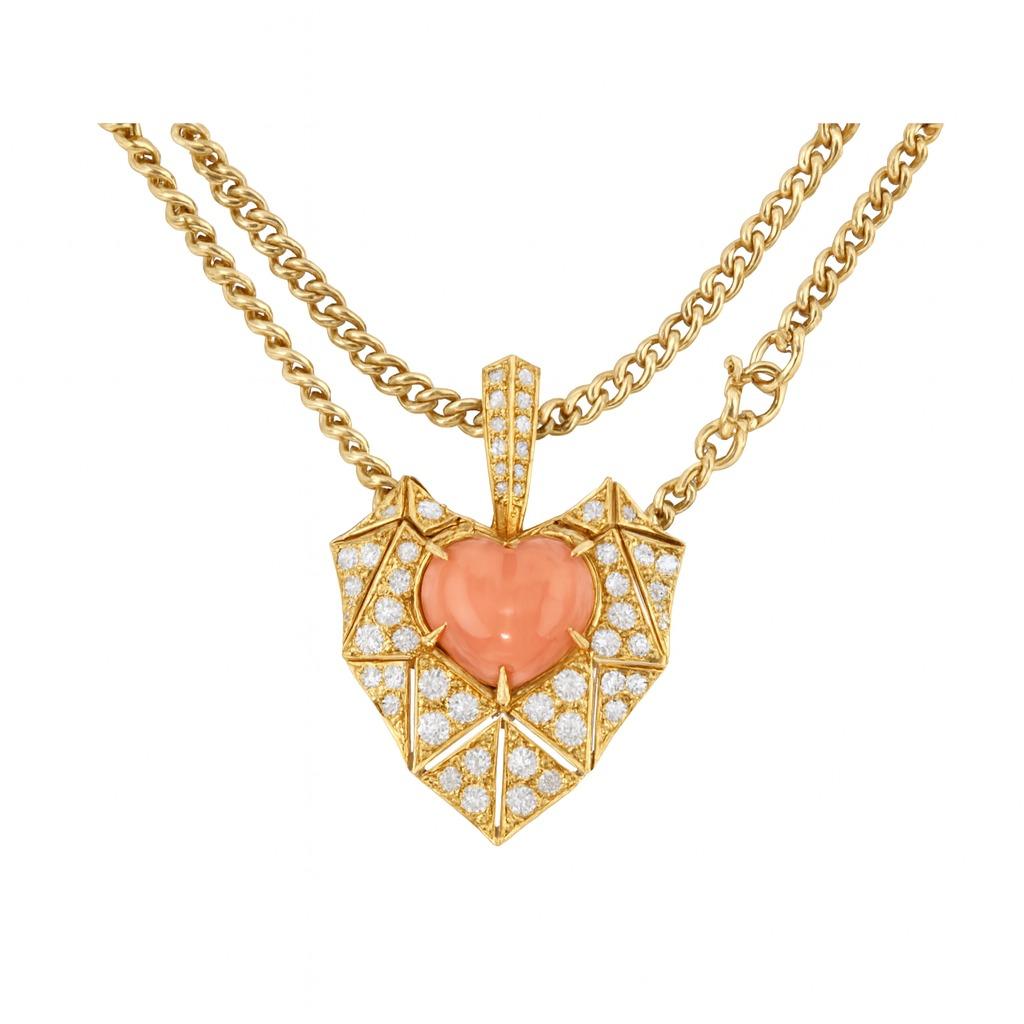 Cuore Collana con ciondolo a forma di cuore in oro giallo 18 carati con diamanti e corallo di Bvlgari in vendita