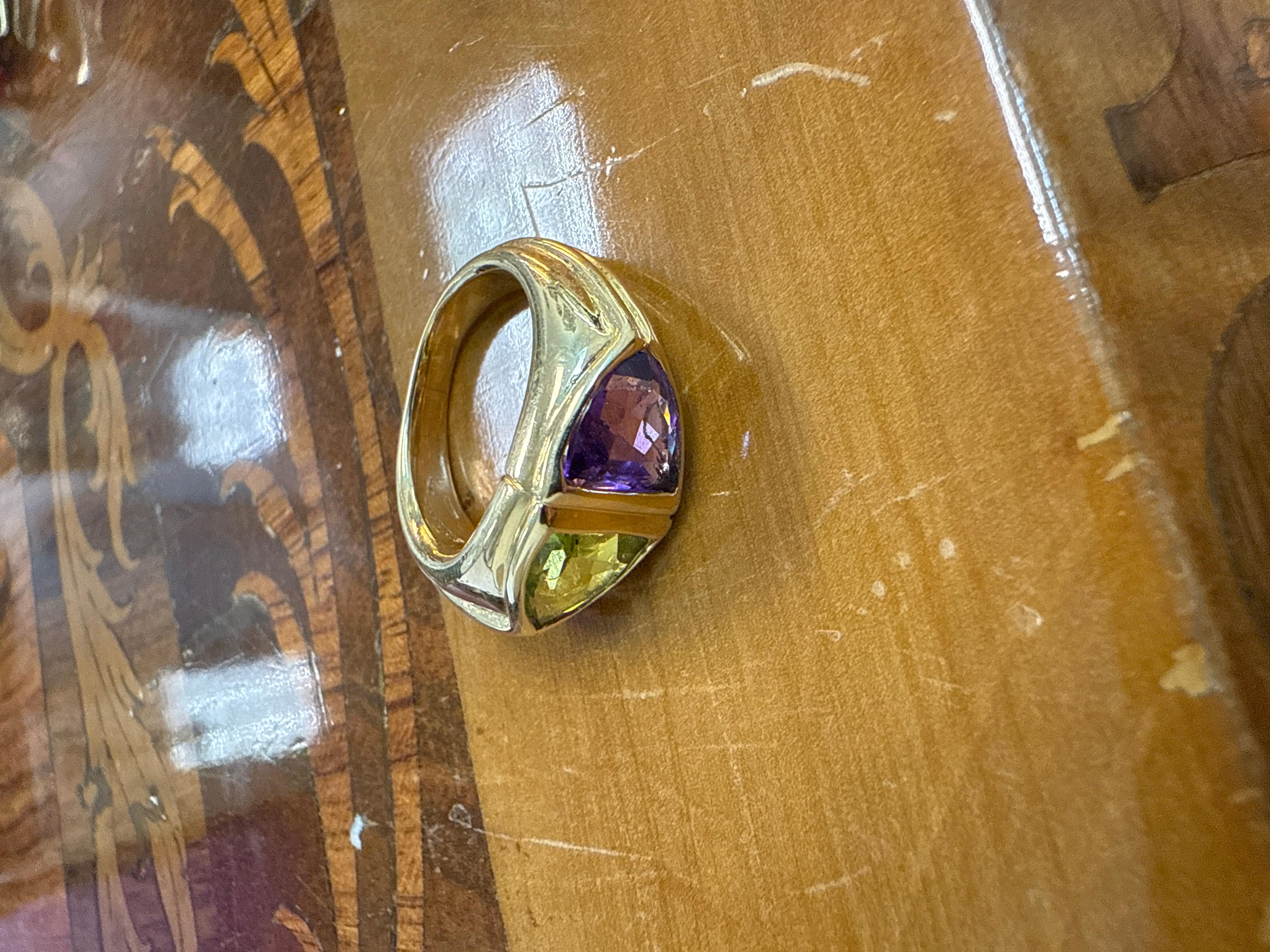Anello Cocktail BVLGARI ITALIA in oro giallo 18k, ametista e peridoto 1970s Vintage In condizioni ottime a Beverly Hills, CA