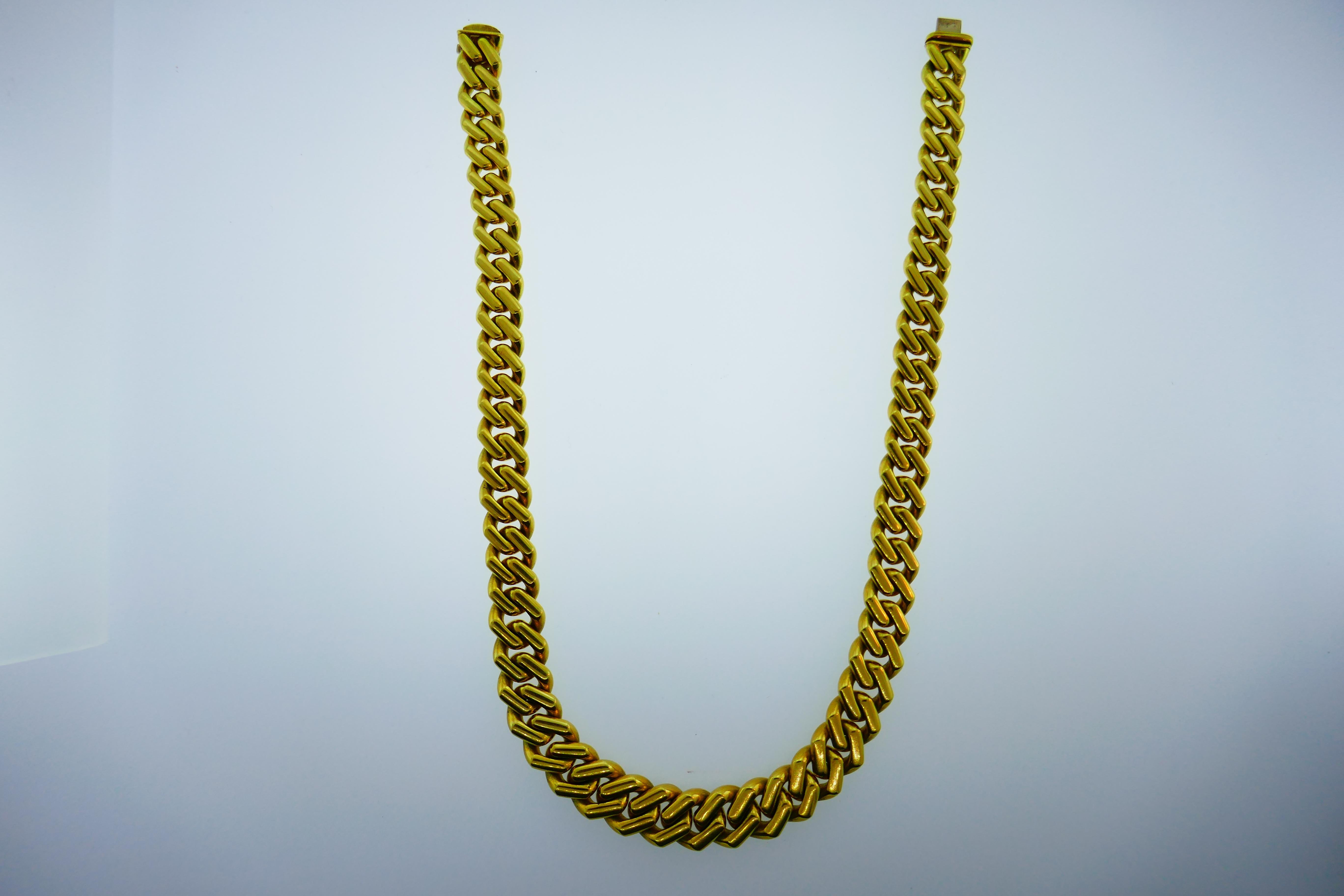 Here is your chance to purchase a beautiful and highly collectible designer necklace.  Truly a great piece at a great price! 

Weight: 175 grams 

Dimensions: 15.75