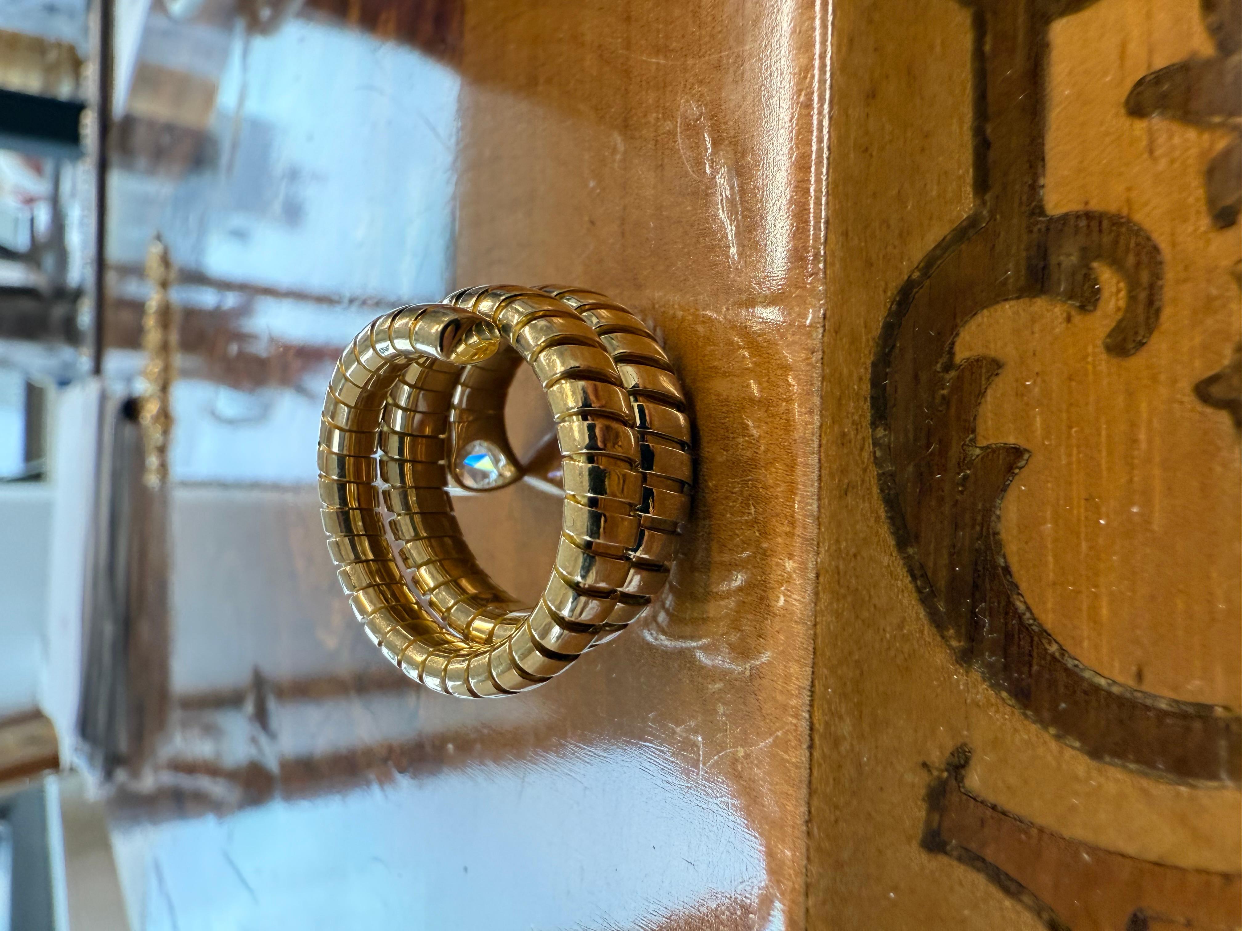 BVLGARI ITALY 18k Yellow Gold & Diamond Tubogas Snake Ring Vintage 1980s In Excellent Condition In Beverly Hills, CA