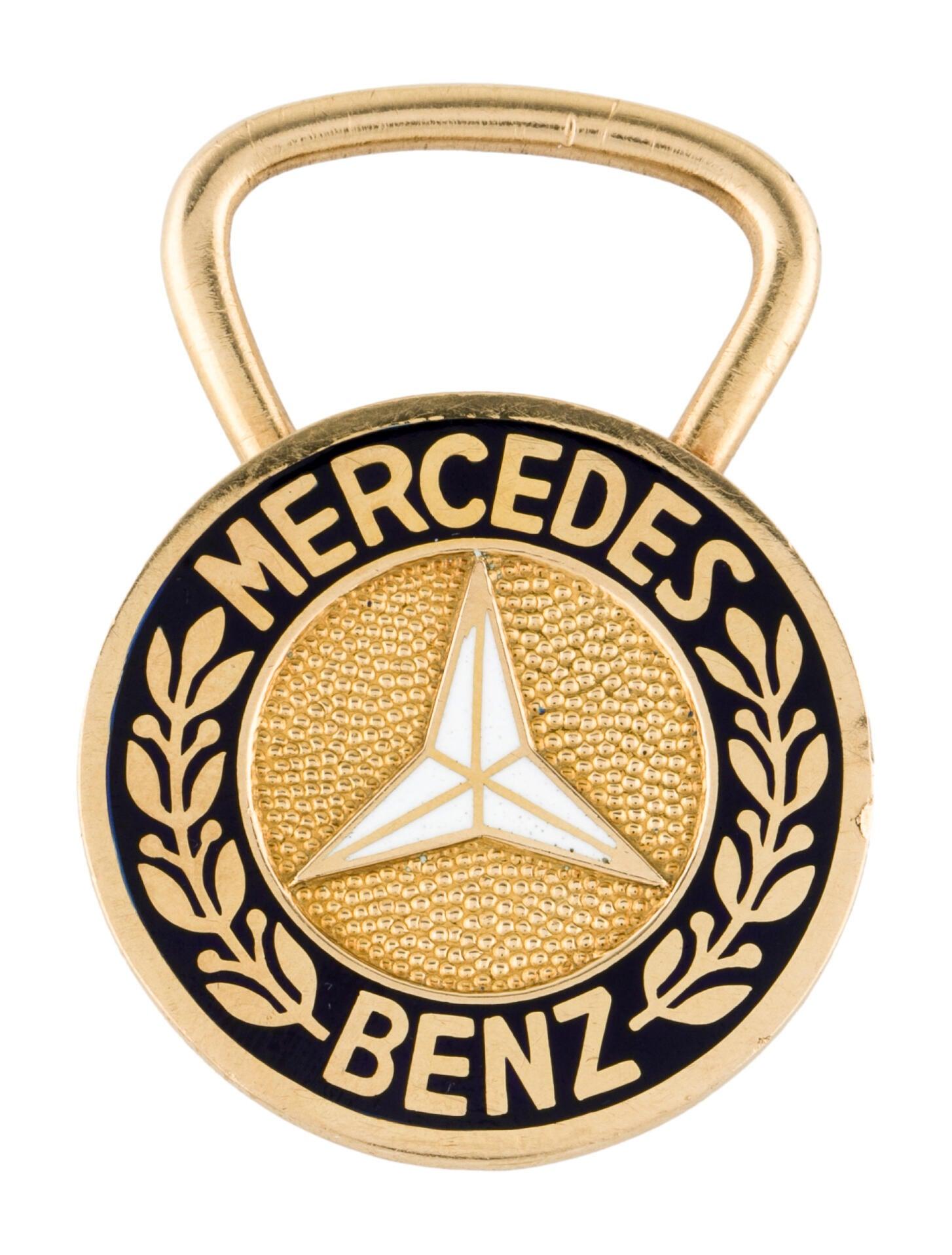 Bvlgari Italy 18k Yellow Gold & Enamel Mercedes Benz Padlock Pendant Keychain Vintage Circa 1970s

Here is your chance to purchase a beautiful and highly collectible designer padlock pendant.  Truly a great piece at a great price! 

Metal Type: 18K