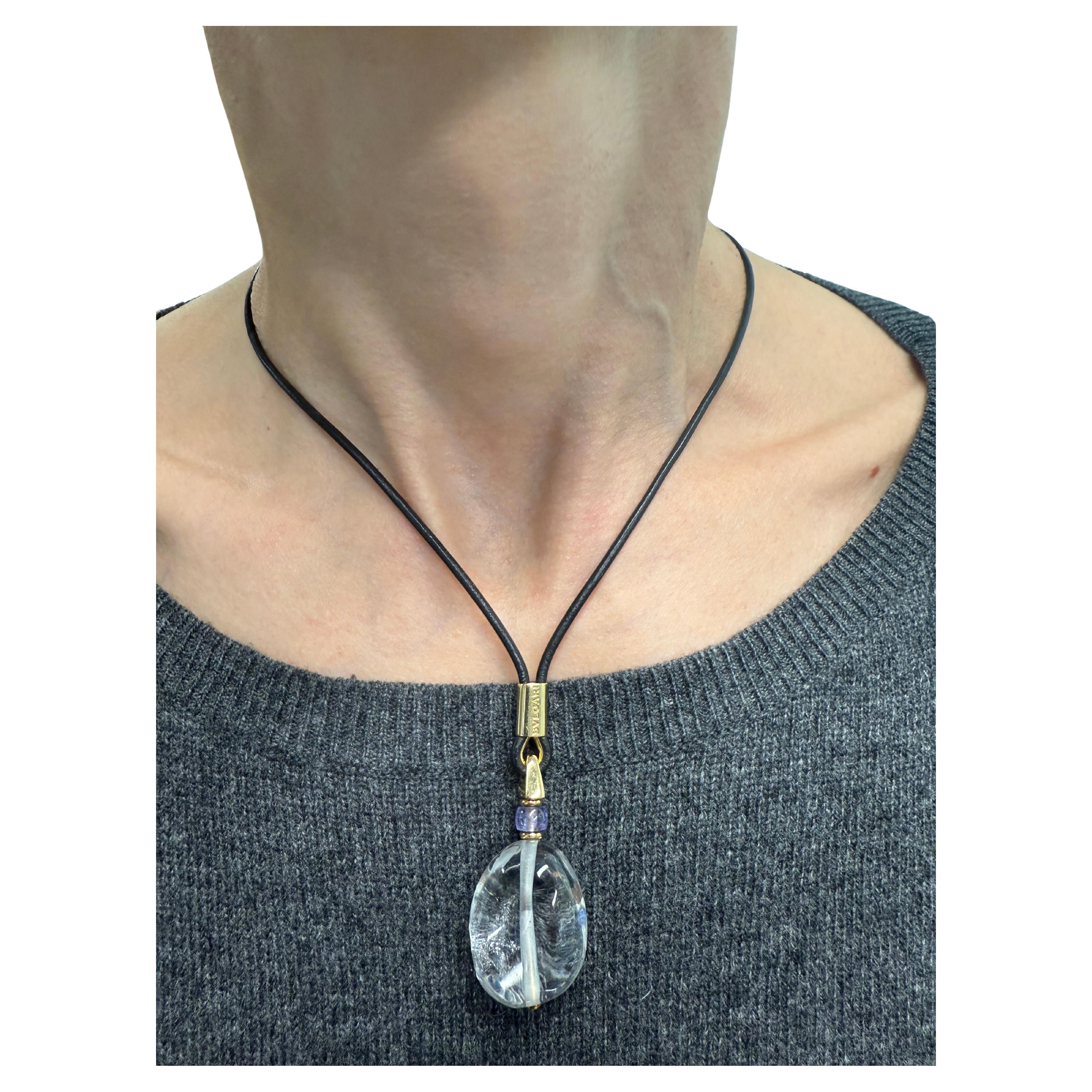 BVLGARI ITALY Collier en or jaune 18k, cuir, améthyste et cristal de roche 1980 en vente