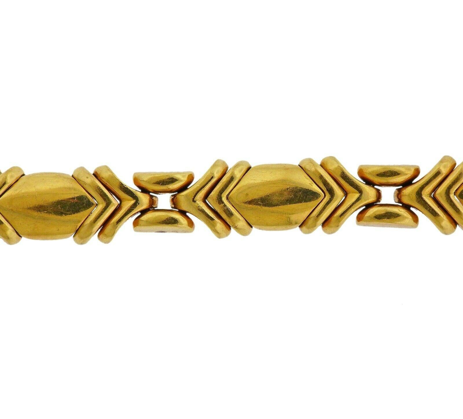 Here is your chance to purchase a beautiful and highly collectible designer bracelet.  Truly a great piece at a great price! 

Weight: 68.1 grams 

Dimensions: 7.75