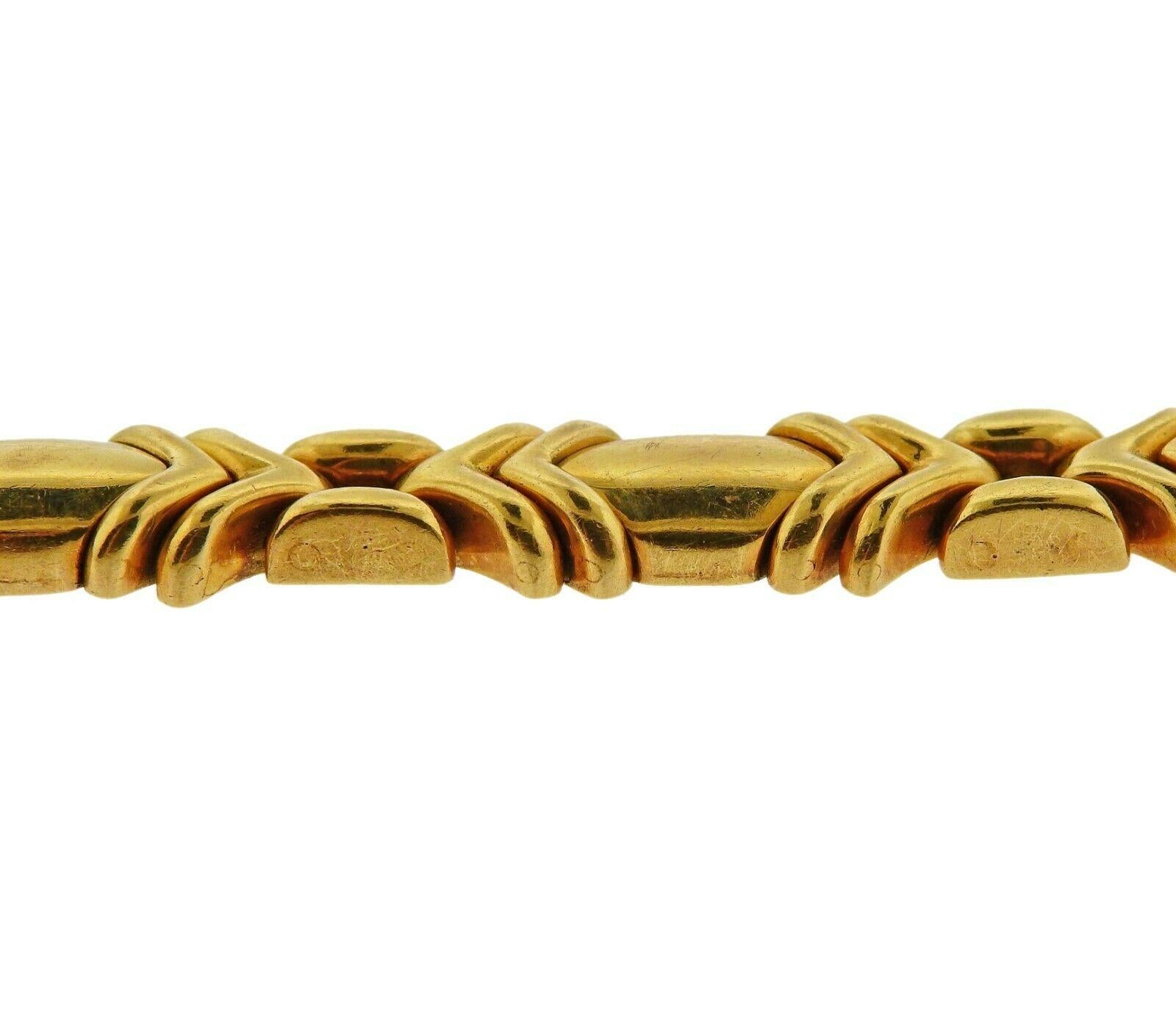 Bvlgari Italy 18 Karat Yellow Gold Link Bracelet Vintage, circa 1980s In Excellent Condition In Beverly Hills, CA