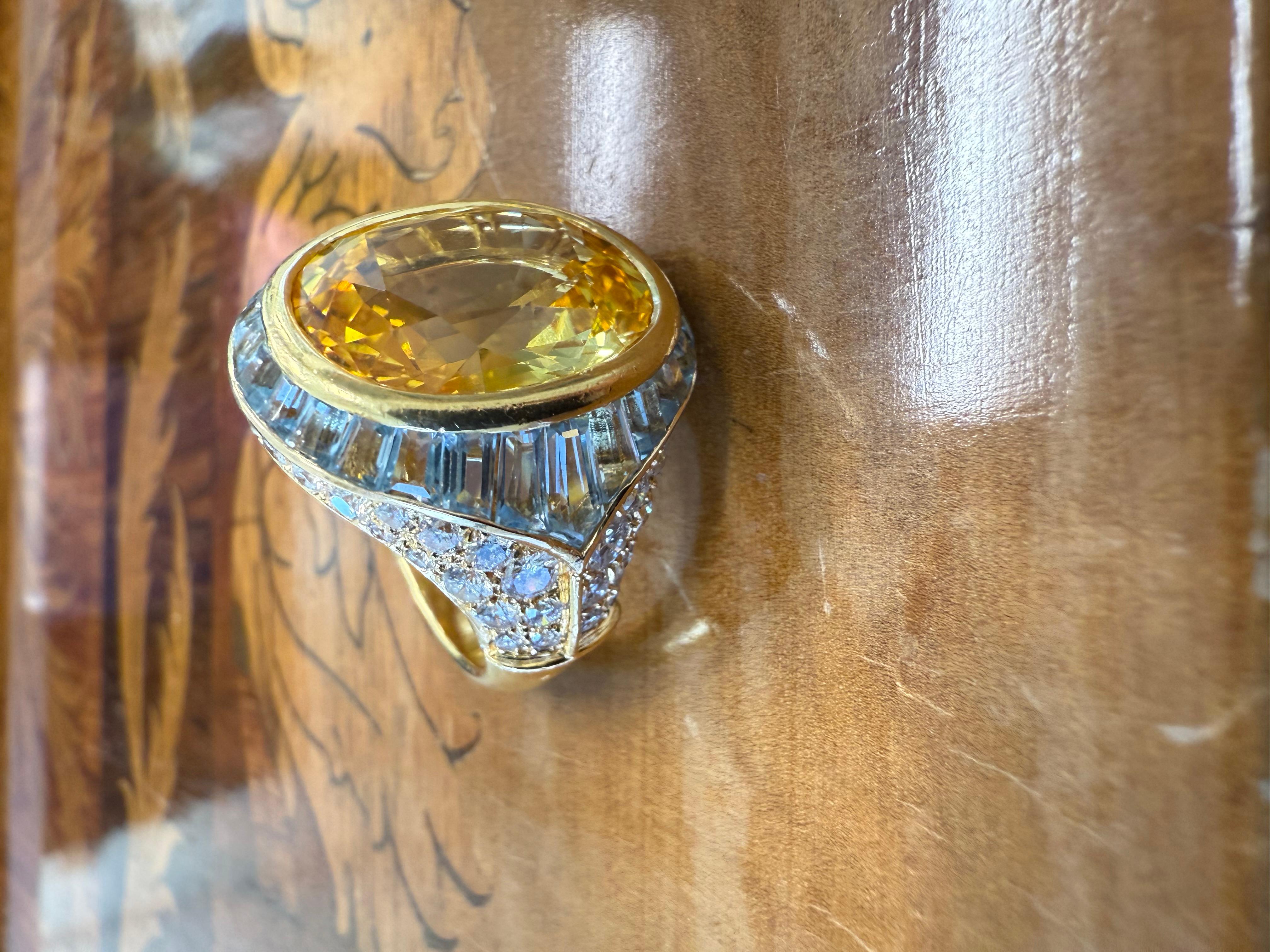 Taglio ovale BVLGARI Italy 18k Yellow Gold, Yellow Sapphire, Aquamarine & Diamond Ring 1970s in vendita