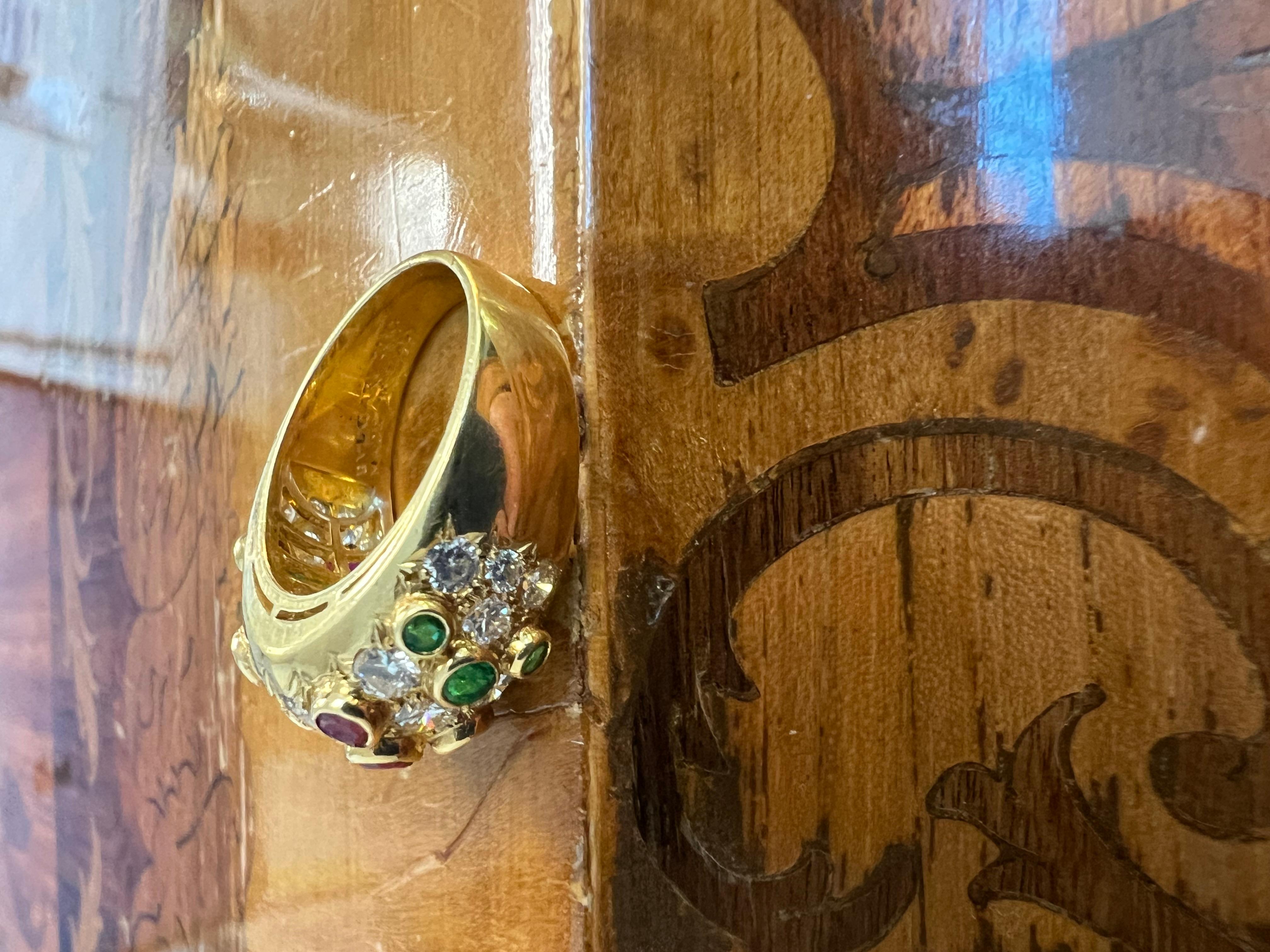 BVLGARI Italy 20k Yellow Gold, Diamond, Ruby & Emerald Cocktail Ring 1970s Rare In Excellent Condition For Sale In Beverly Hills, CA