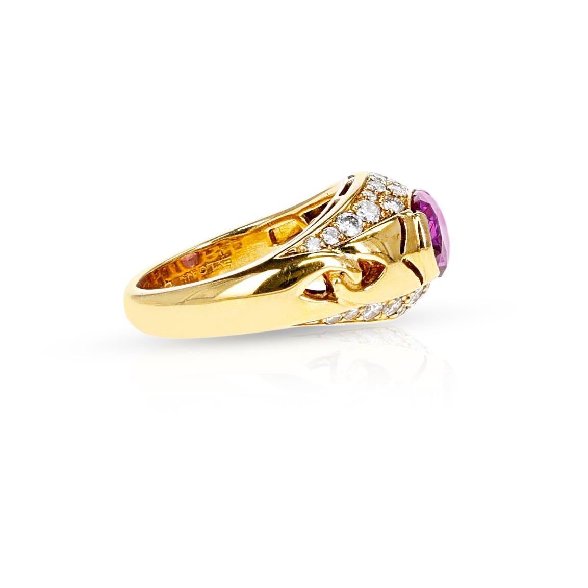 Bvlgari Italy Pink Sapphire and Diamond Ring, 18k In Excellent Condition For Sale In New York, NY