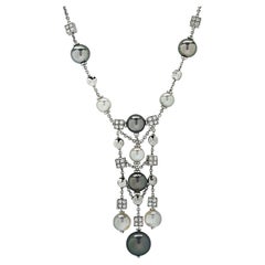 Halskette aus 18 Karat Weißgold mit Perlen und Diamanten von Bvlgari Lucea