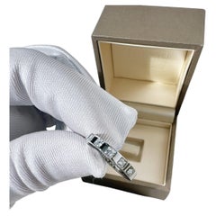 Anello in platino con cinque diamanti della collezione Marry-Me di Bvlgari
