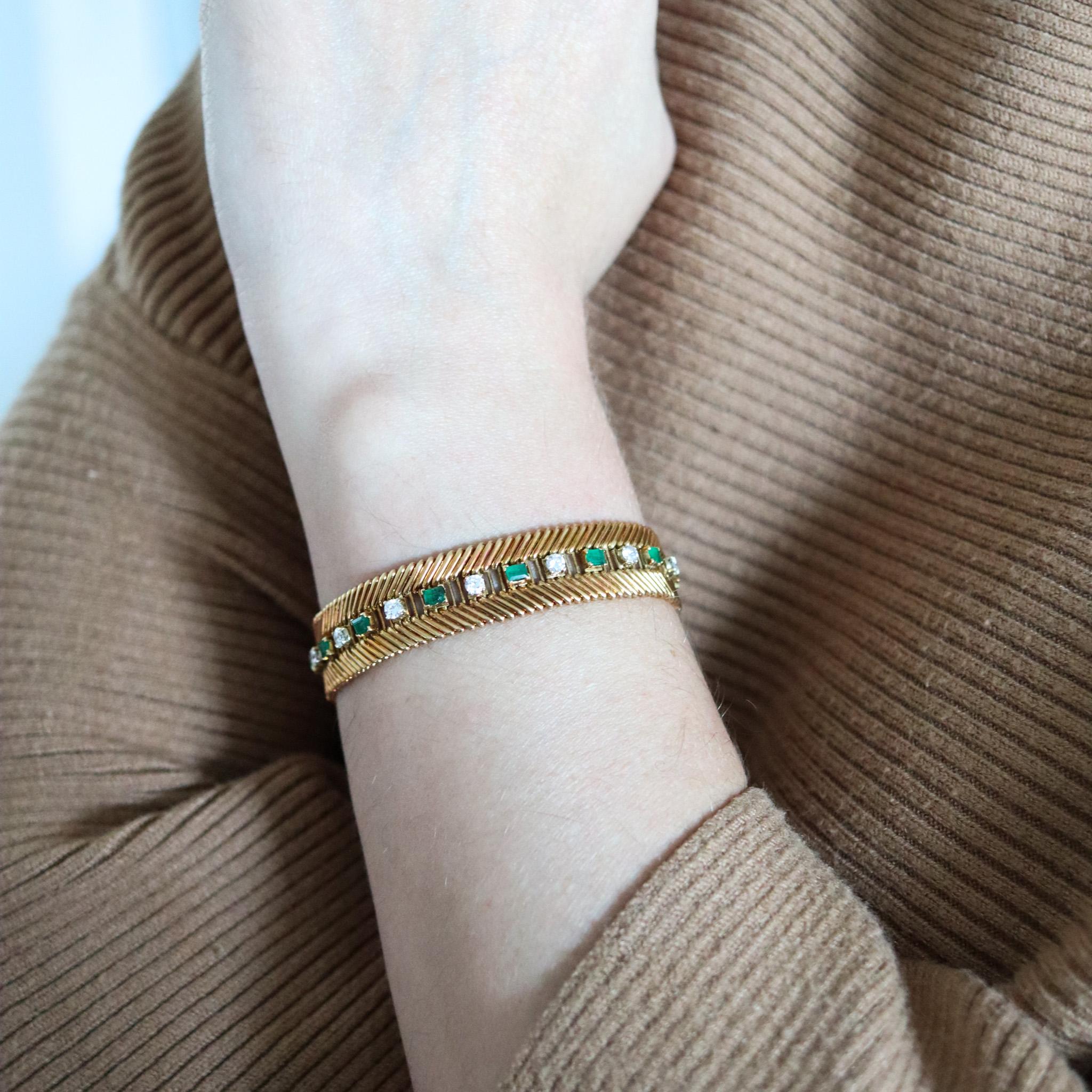 Flexible bracelet designed by Bvlgari.

An exceptional bracelet, created in Milano Italy by the iconic jewelry house of Bvlgari back in the 1950. This piece has been carefully crafted with a gorgeous craftsmanship in solid yellow gold of 18 karats