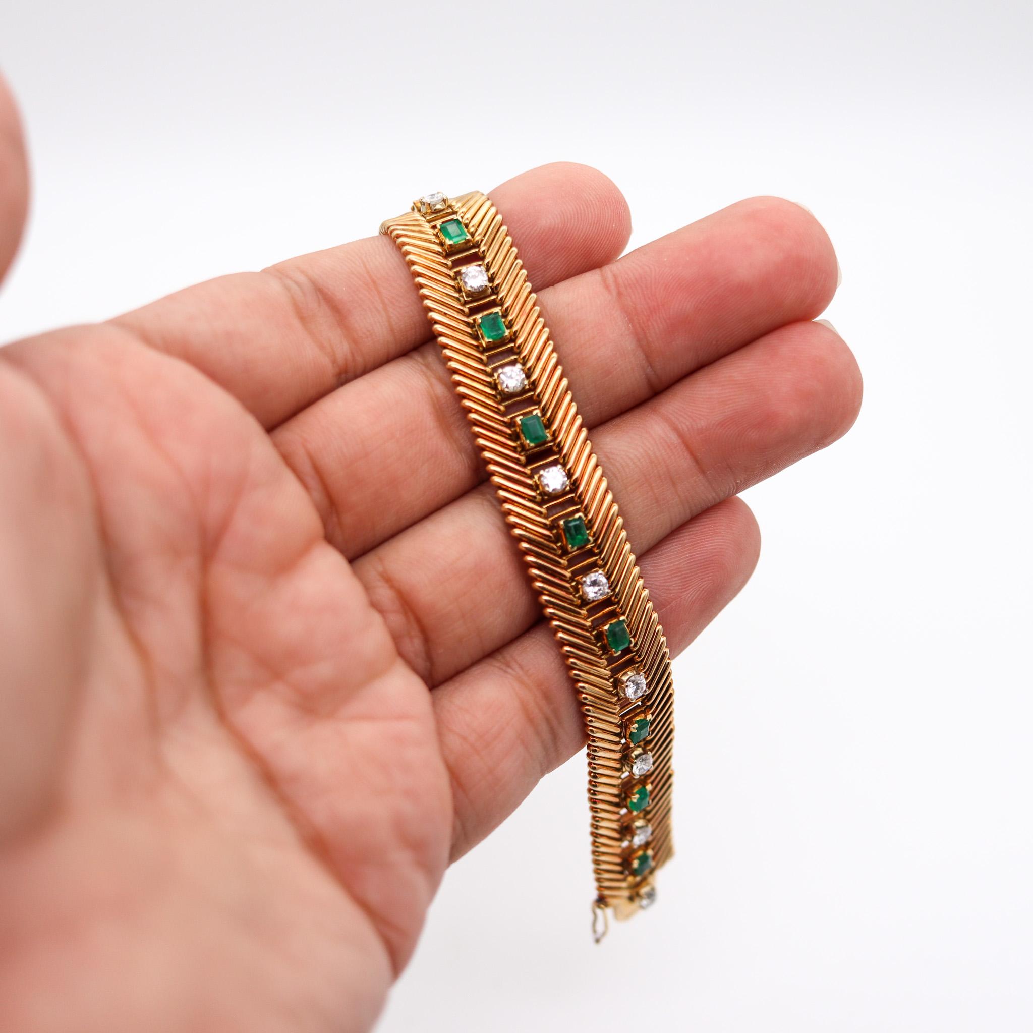 Women's Bvlgari Milano 1950 Bracelet in 18k Gold with 5.88ctw in Emerald and Diamonds For Sale